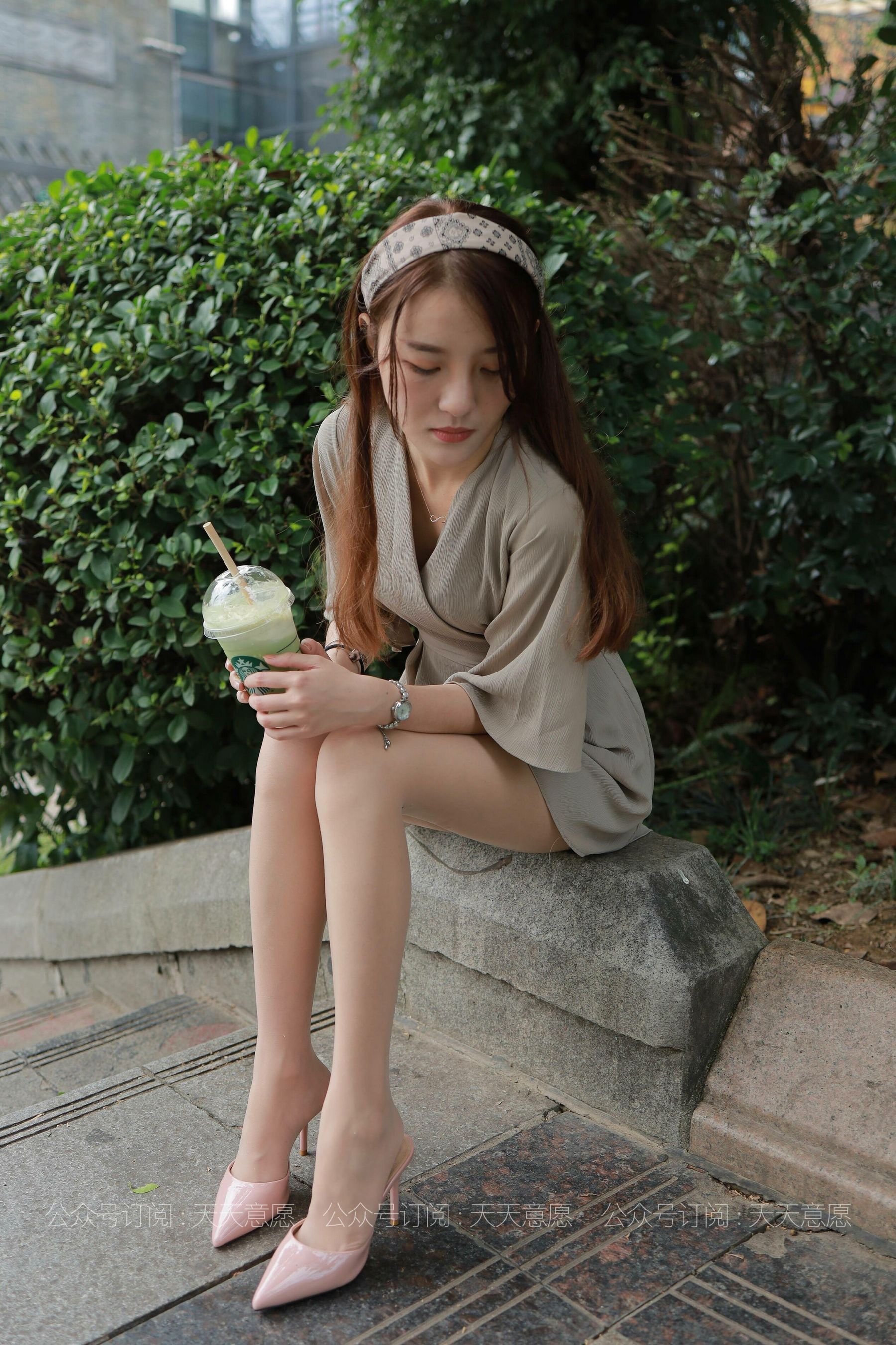 [IESS异思趣向] 丝享家 817：婉苹《阶梯上的邂逅》