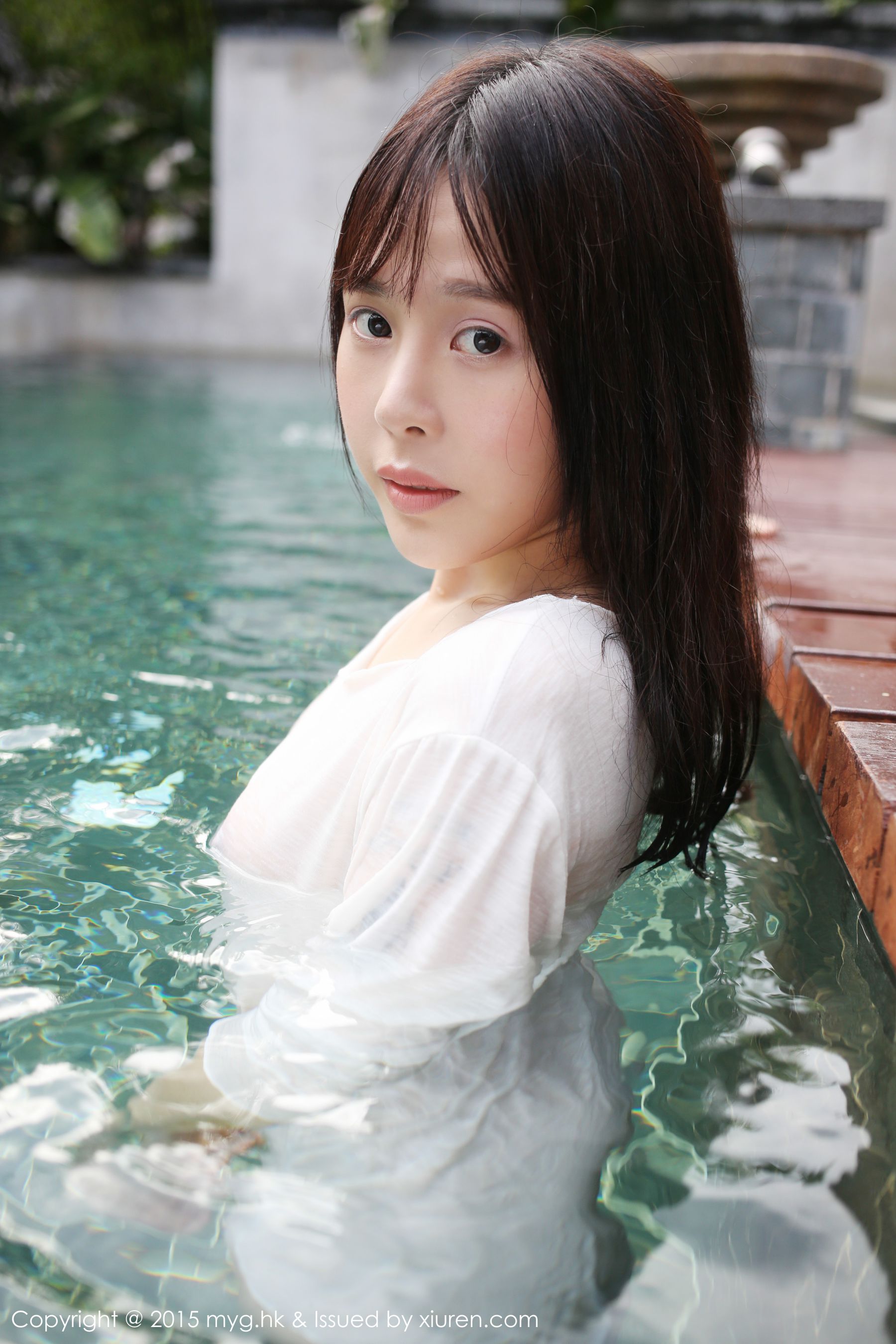 Evelyn艾莉《泳池湿身》 [美媛馆MyGirl] Vol.180