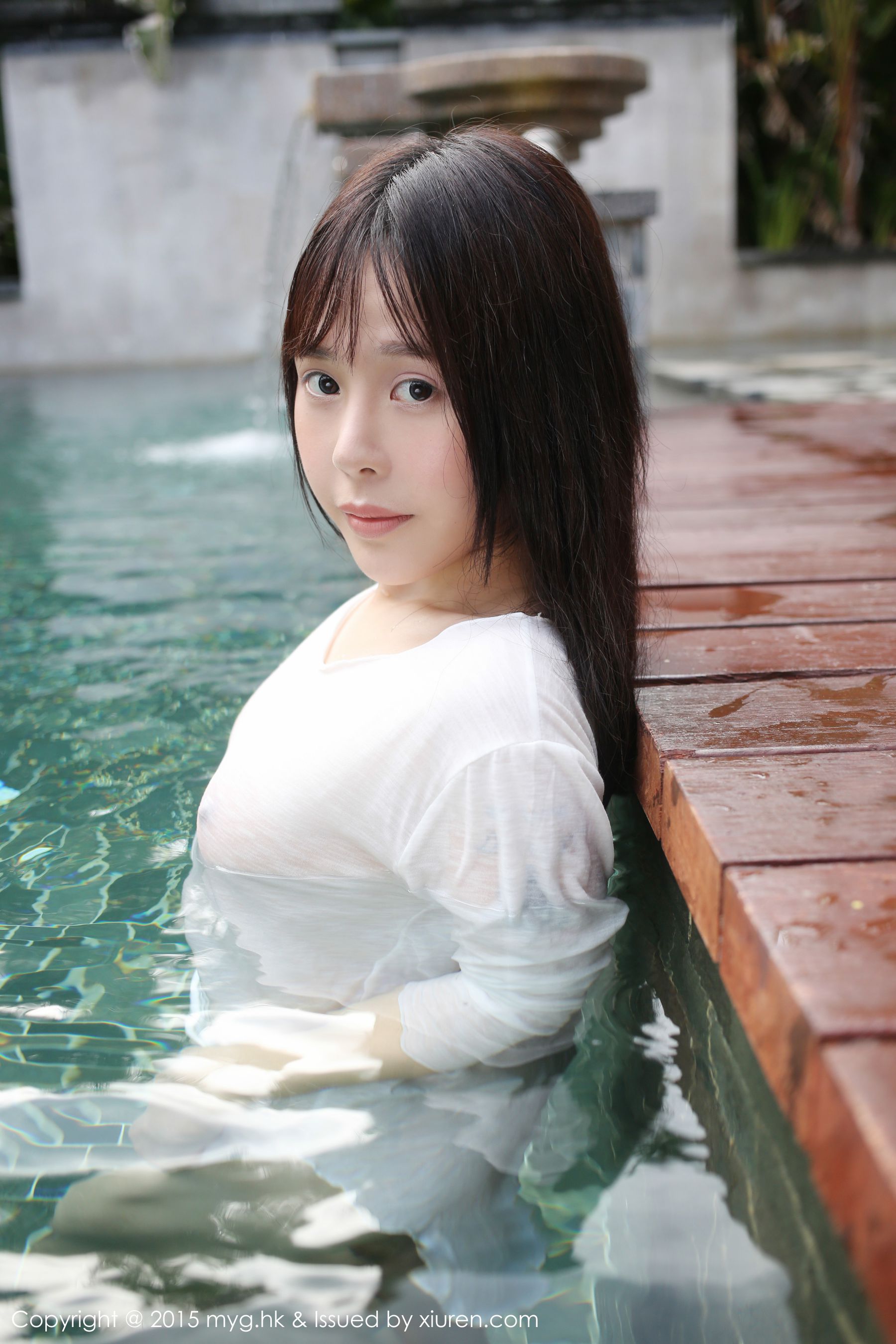 Evelyn艾莉《泳池湿身》 [美媛馆MyGirl] Vol.180