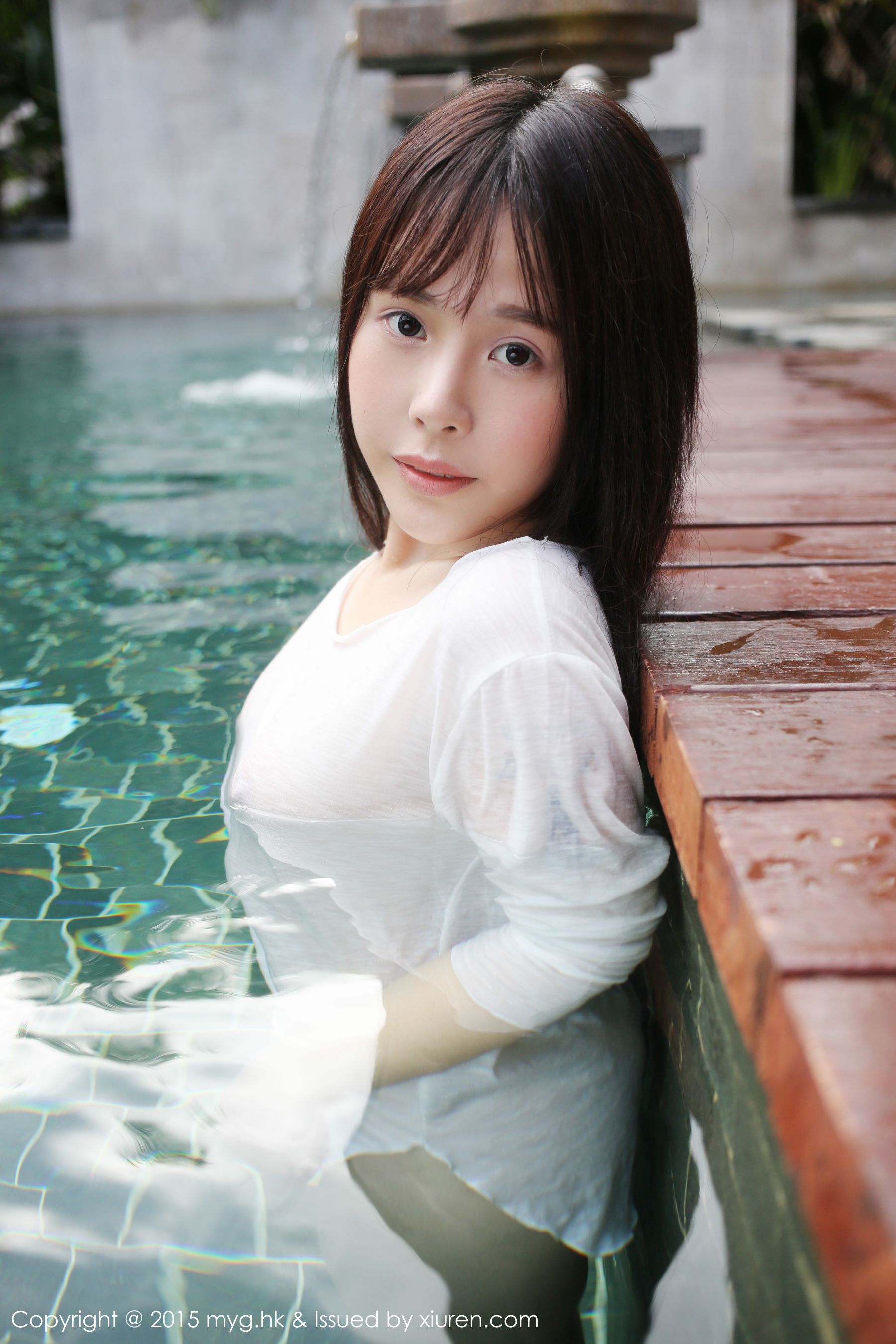 Evelyn艾莉《泳池湿身》 [美媛馆MyGirl] Vol.180