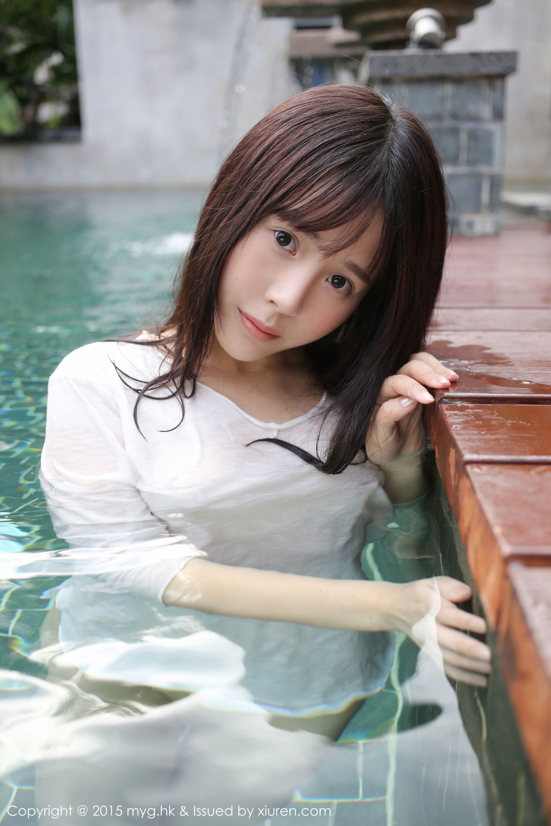 Evelyn艾莉《泳池湿身》 [美媛馆MyGirl] Vol.180