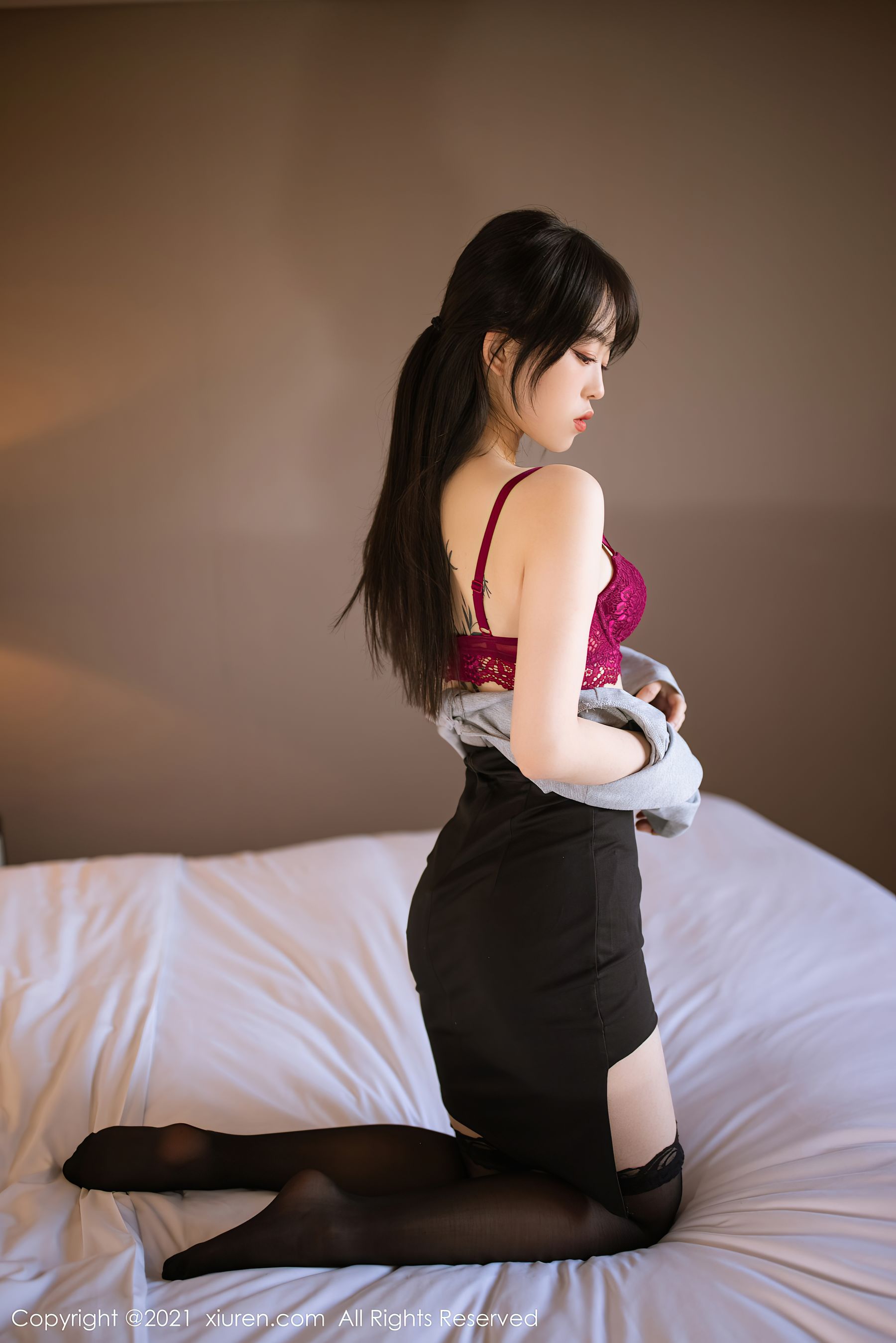 [秀人XIUREN] No.3395 奶瓶子