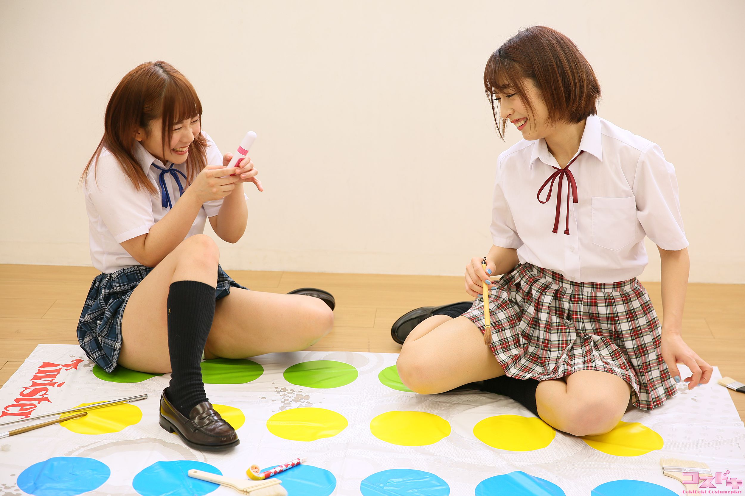 [Cosdoki] Yuri Shinomiya 篠宮ゆり x Miku Abeno 阿部乃みく abenoshinomiya_pic_seifuku1+2