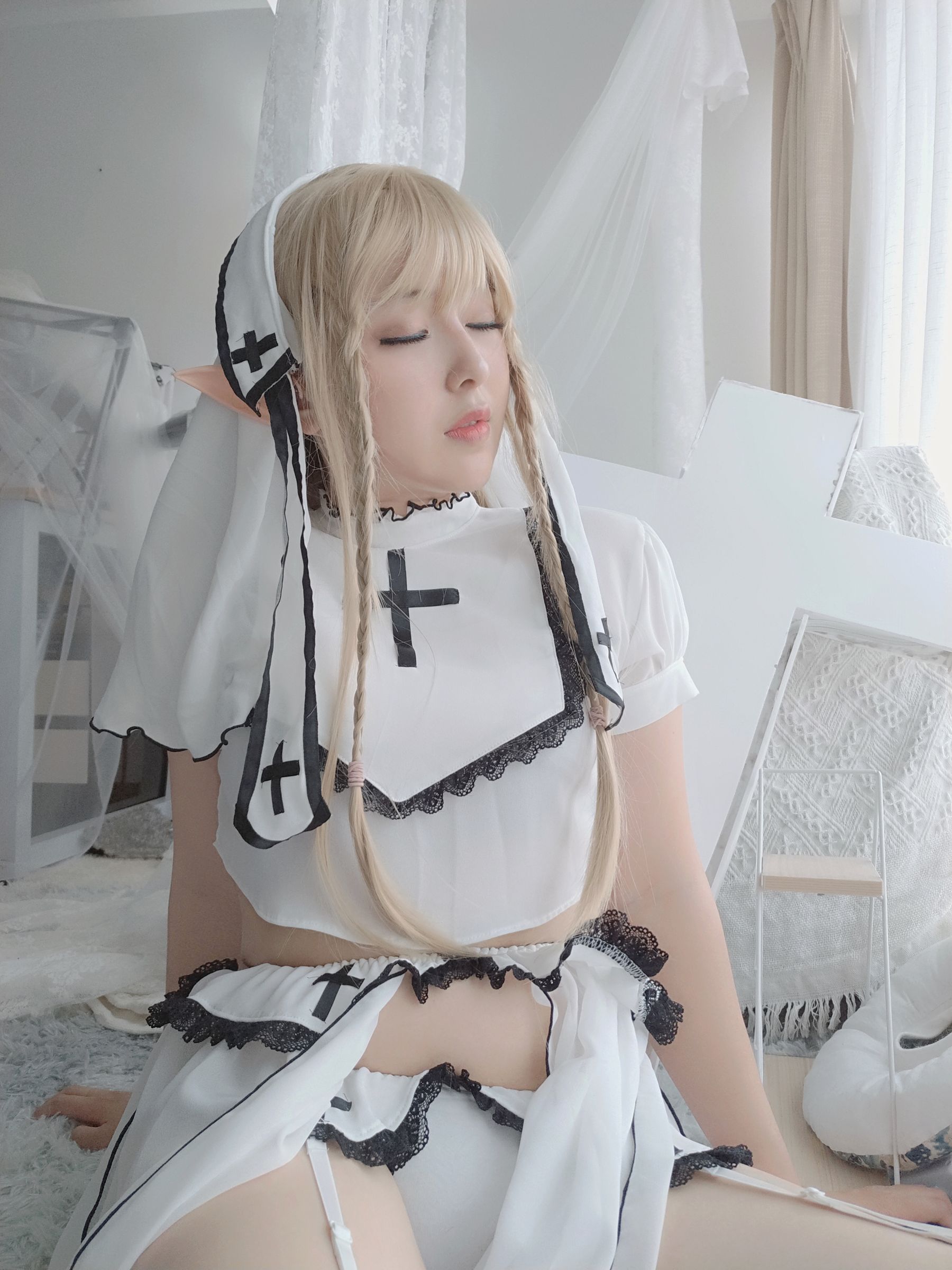 [网红COSER写真] 小容仔咕咕咕 - 容鸽