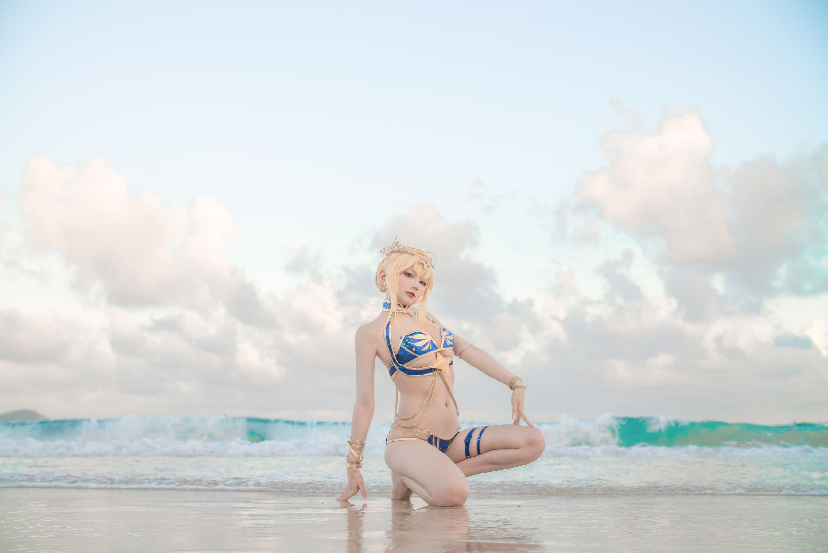 [网红COSER写真] 起司块wii写真 - 白枪泳装
