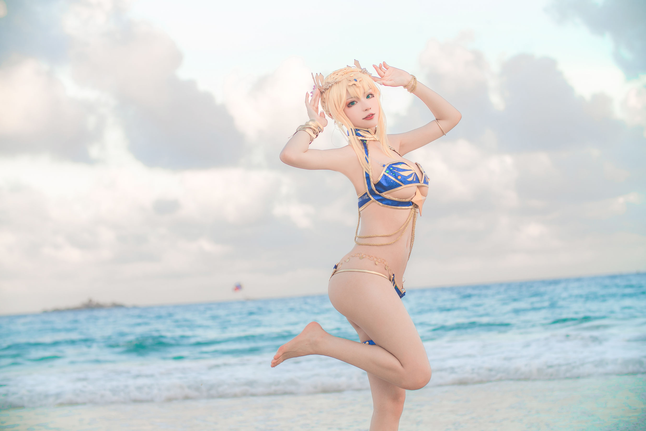 [网红COSER写真] 起司块wii写真 - 白枪泳装