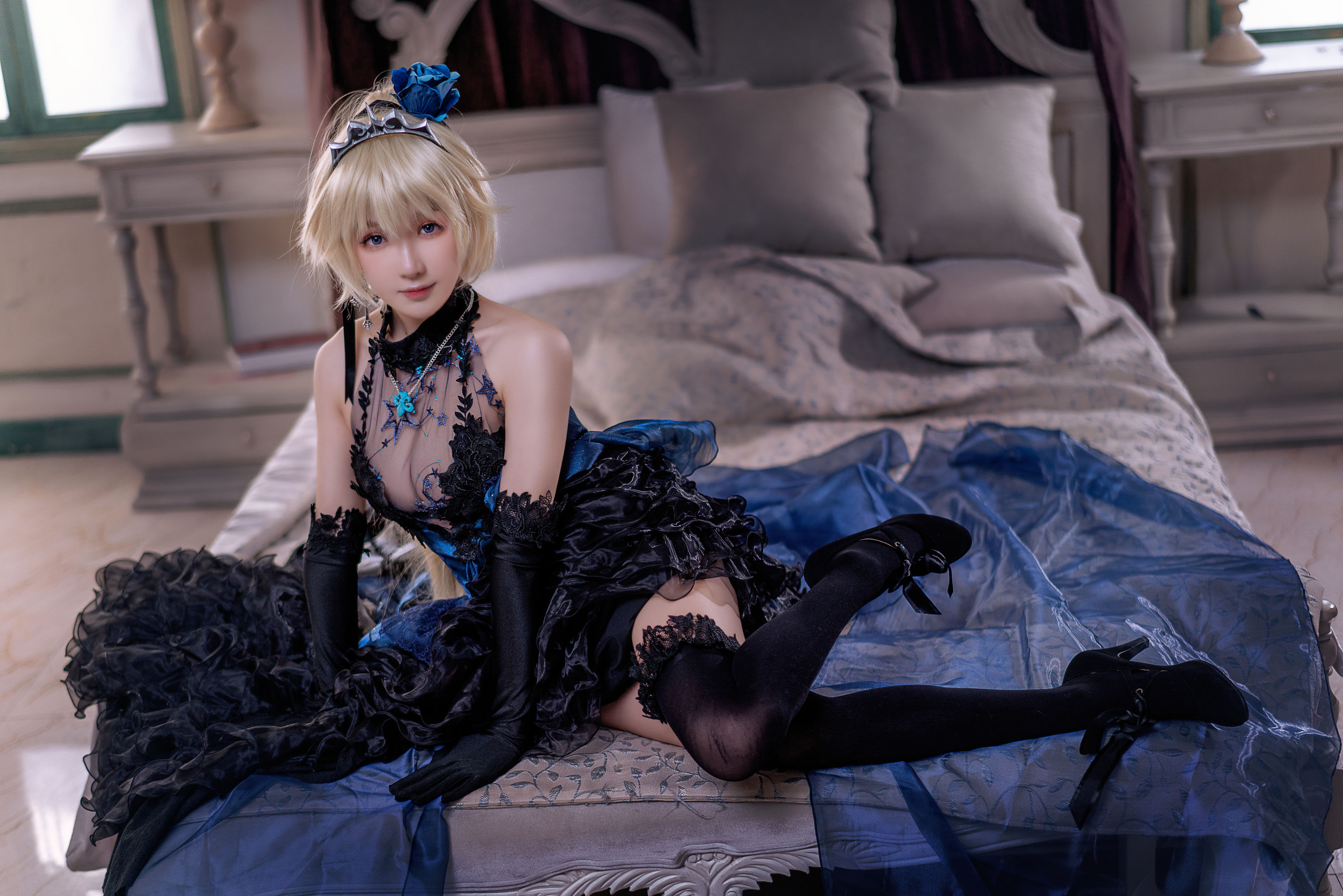 [网红COSER写真] 动漫博主阿包也是兔娘 - 贞德婚纱