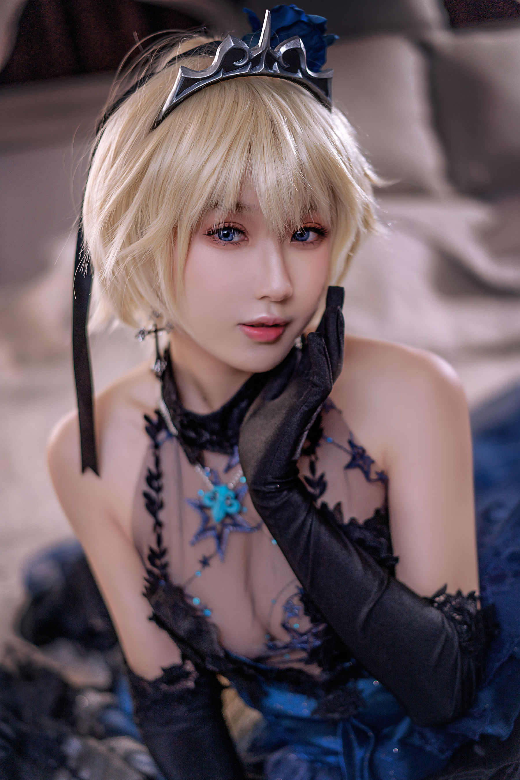 [网红COSER写真] 动漫博主阿包也是兔娘 - 贞德婚纱