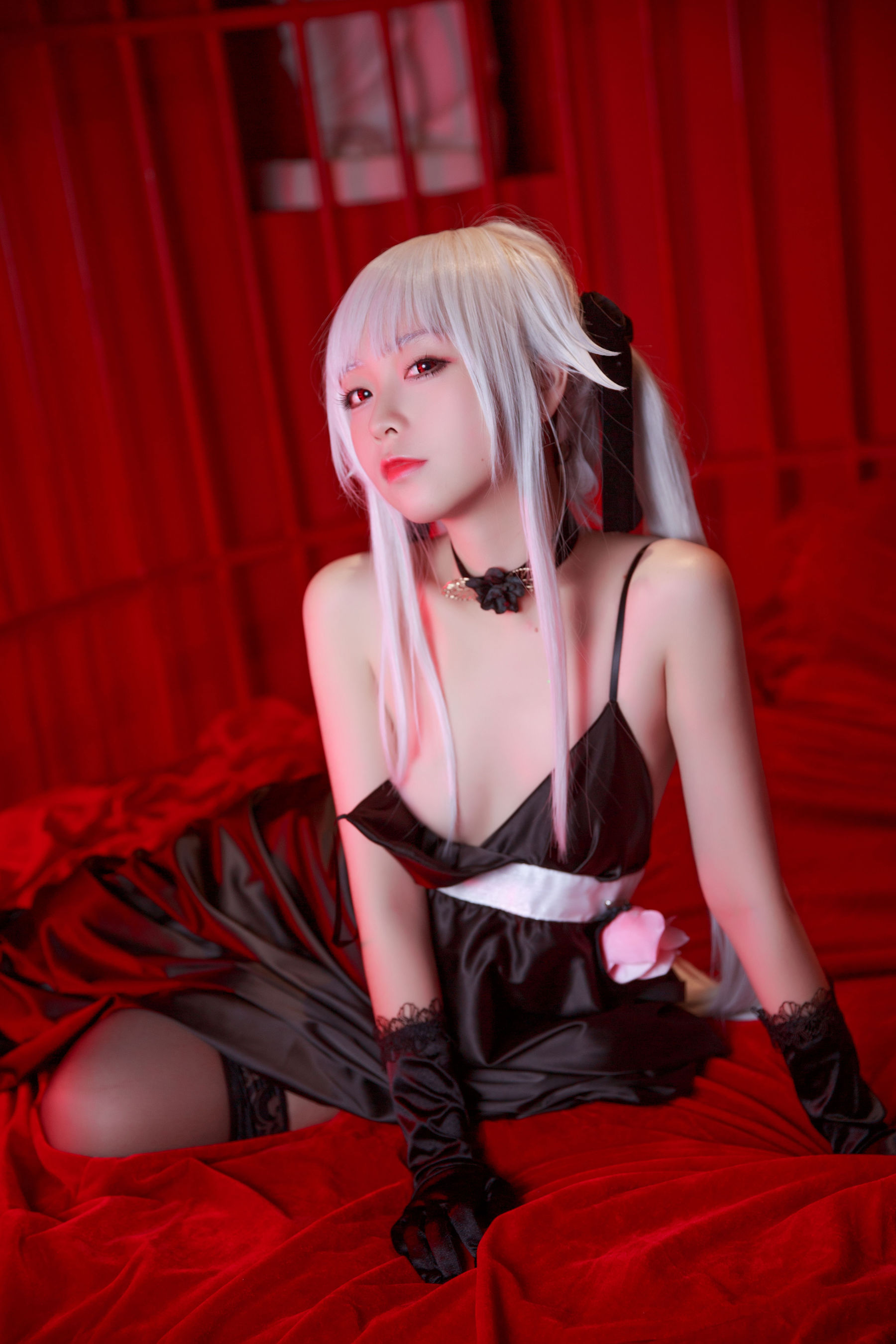[网红COSER写真] 动漫博主G44不会受伤 - 雾枝黑裙礼服