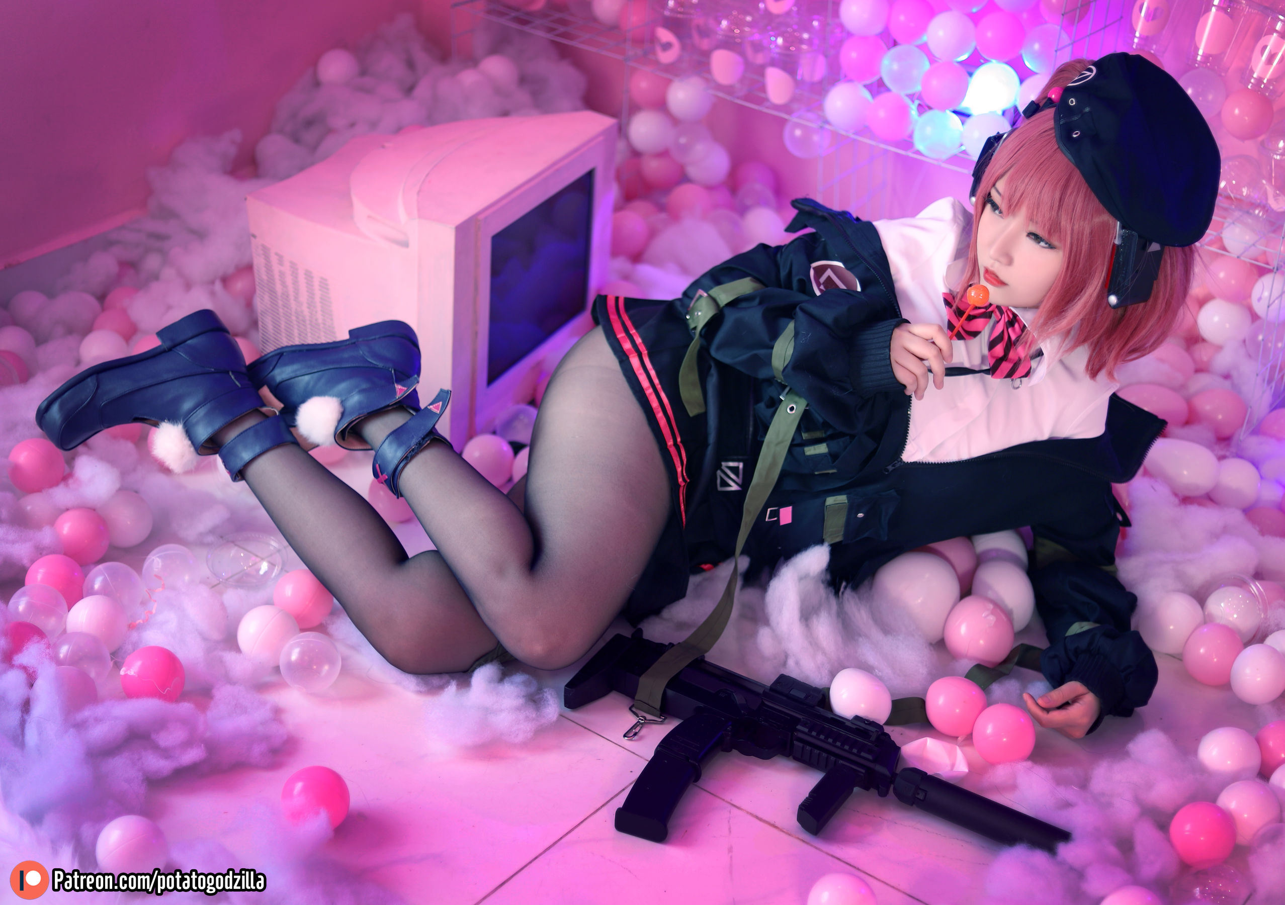 [网红COSER写真] Coser小姐姐Potato Godzilla - MP7 (Girls Frontline)