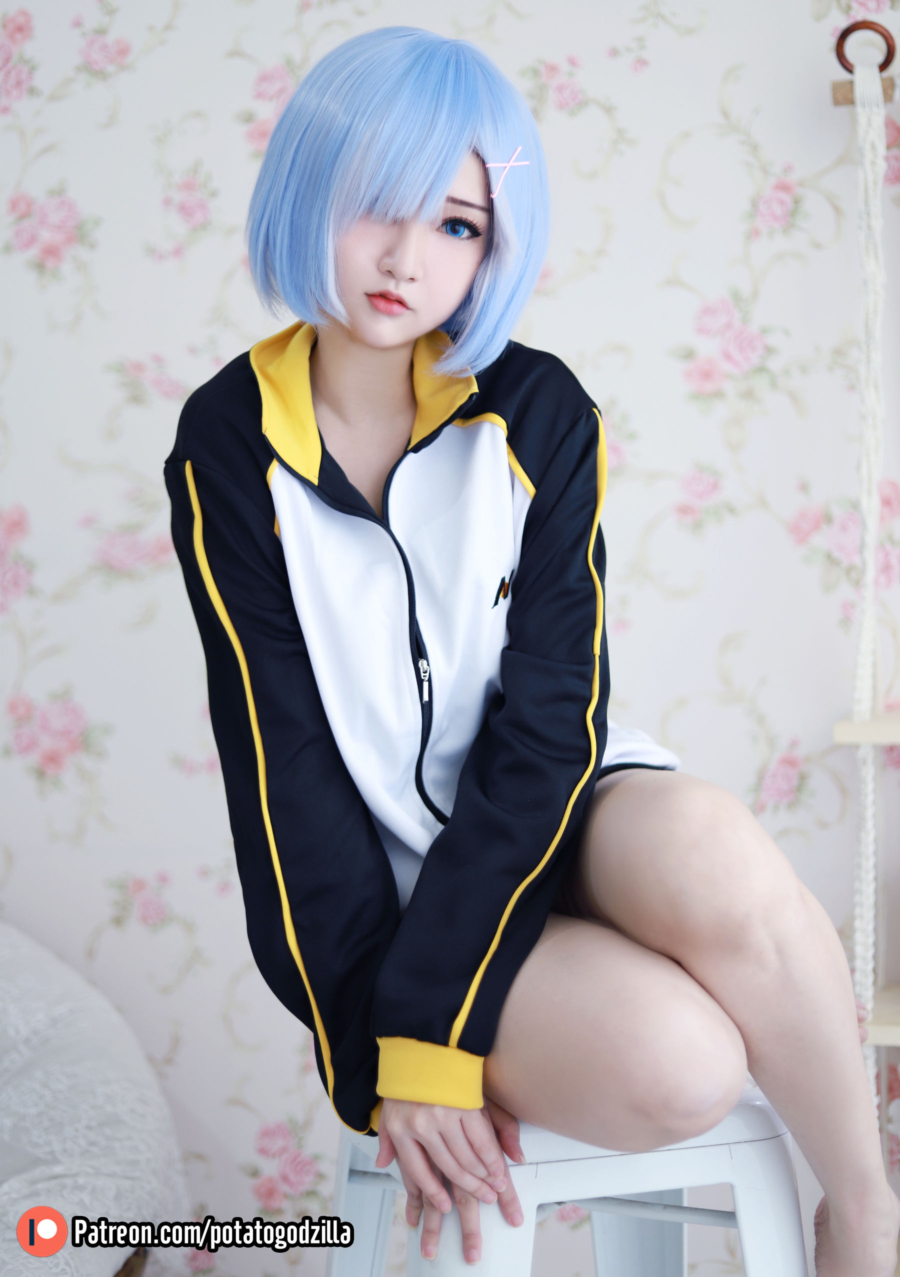 [网红COSER写真] Coser小姐姐Potato Godzilla - Rem In Subaru Jacket