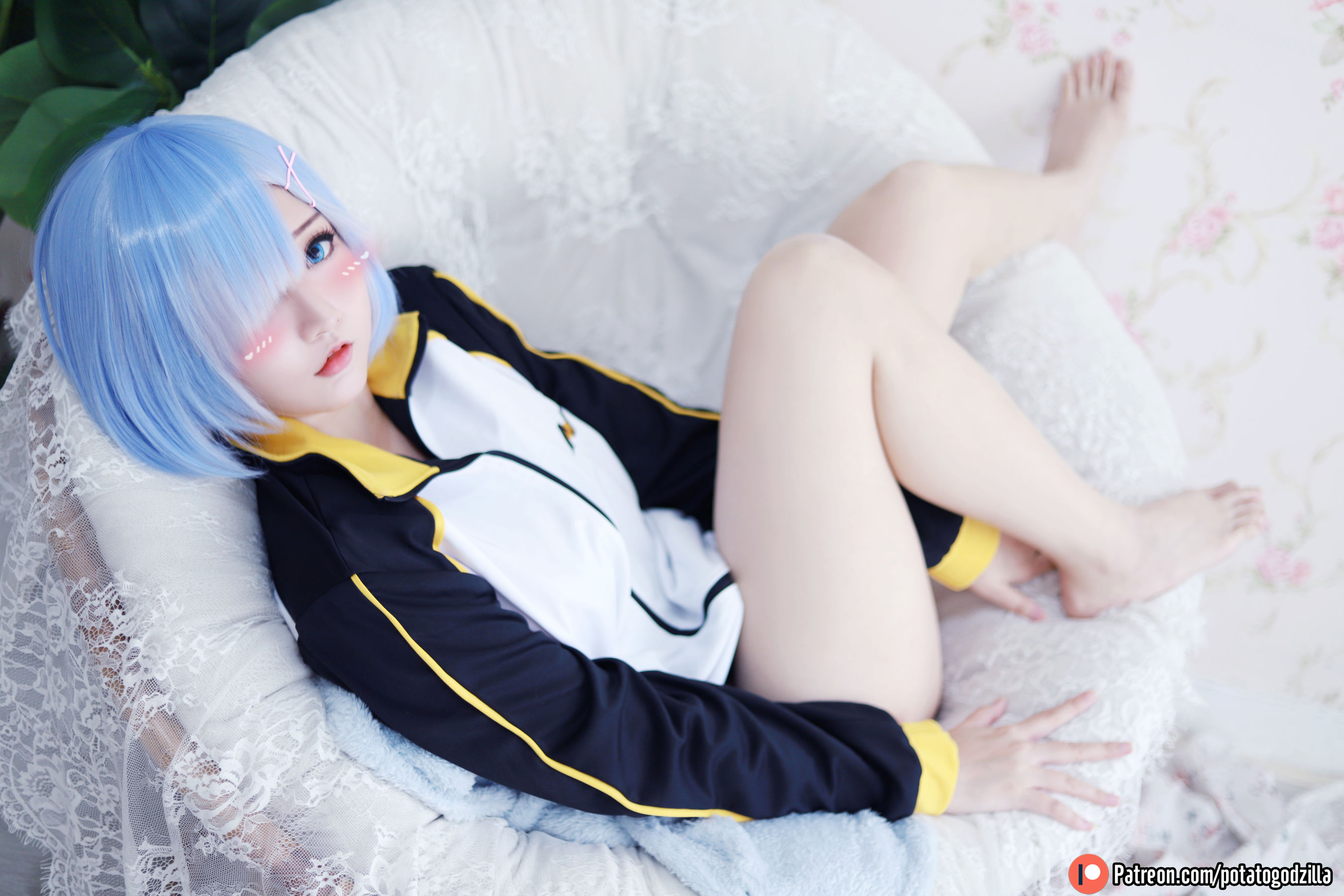 [网红COSER写真] Coser小姐姐Potato Godzilla - Rem In Subaru Jacket