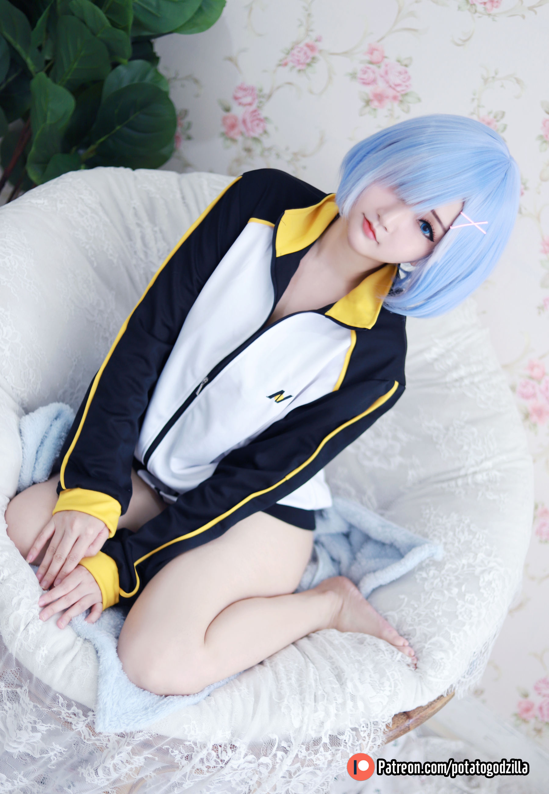 [网红COSER写真] Coser小姐姐Potato Godzilla - Rem In Subaru Jacket