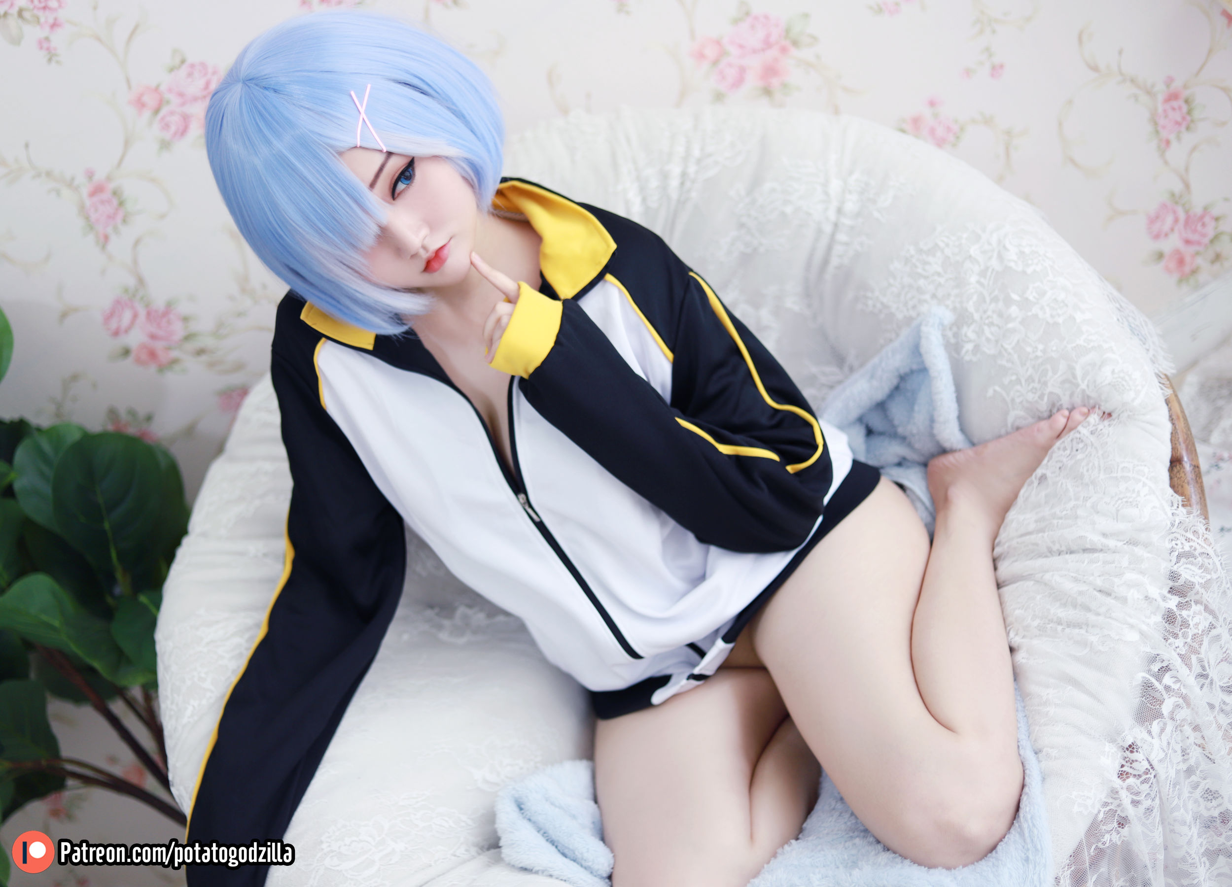 [网红COSER写真] Coser小姐姐Potato Godzilla - Rem In Subaru Jacket