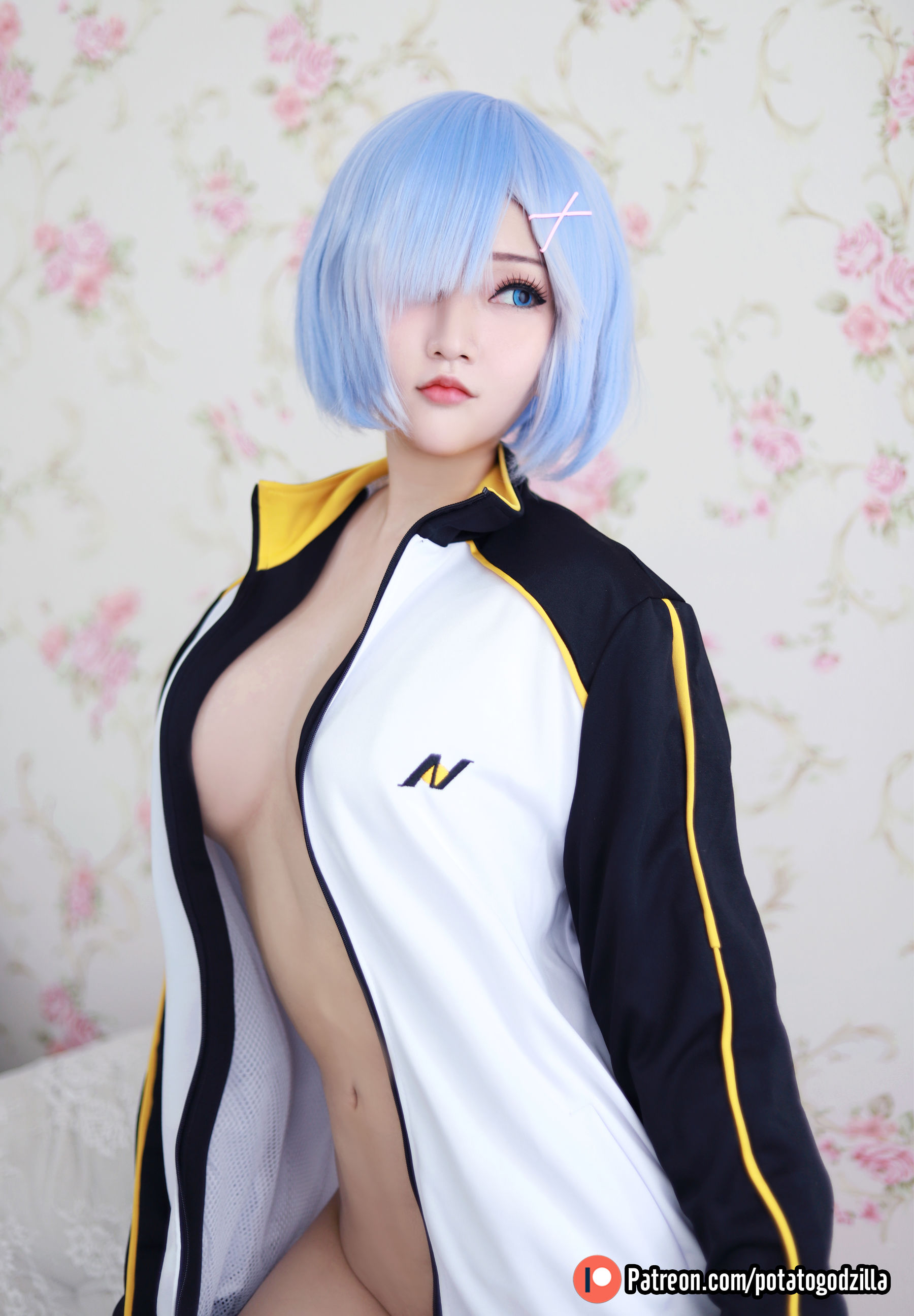 [网红COSER写真] Coser小姐姐Potato Godzilla - Rem In Subaru Jacket