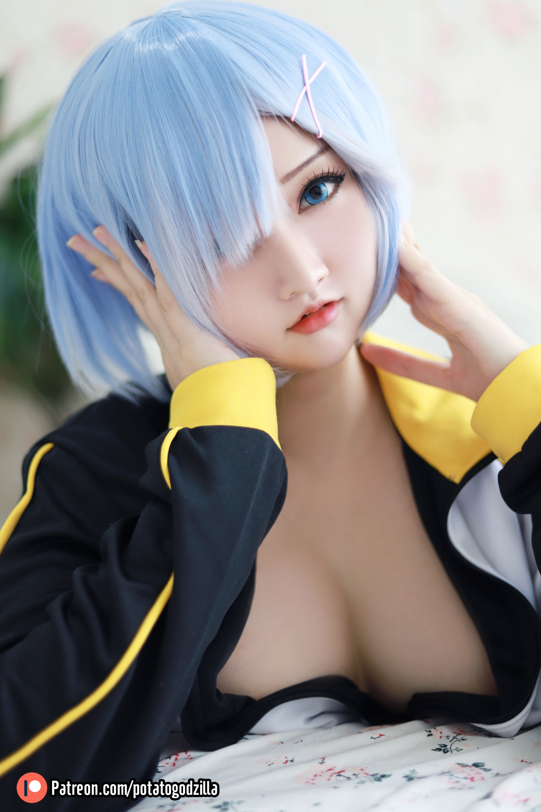[网红COSER写真] Coser小姐姐Potato Godzilla - Rem In Subaru Jacket