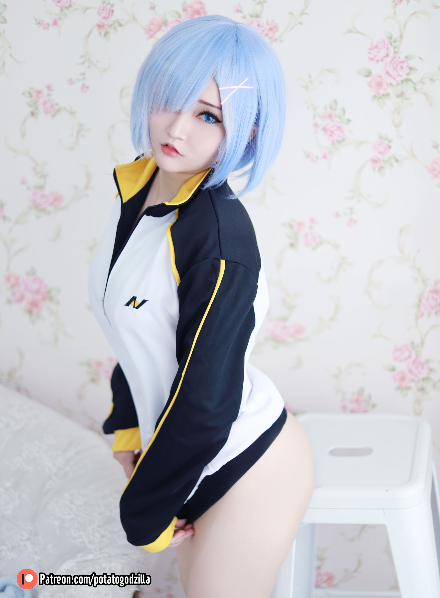 [网红COSER写真] Coser小姐姐Potato Godzilla - Rem In Subaru Jacket
