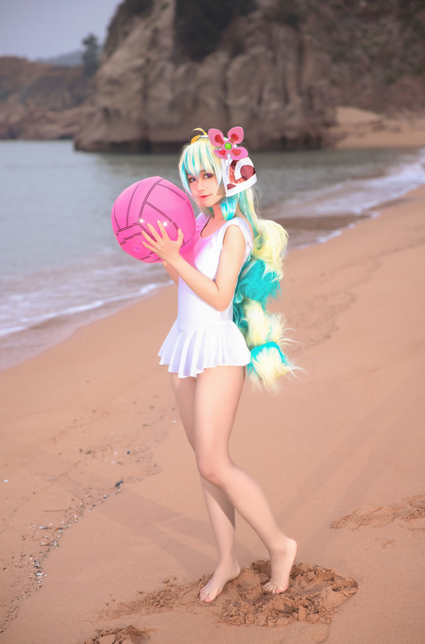 [网红COSER写真] 动漫博主G44不会受伤 - 尼娅