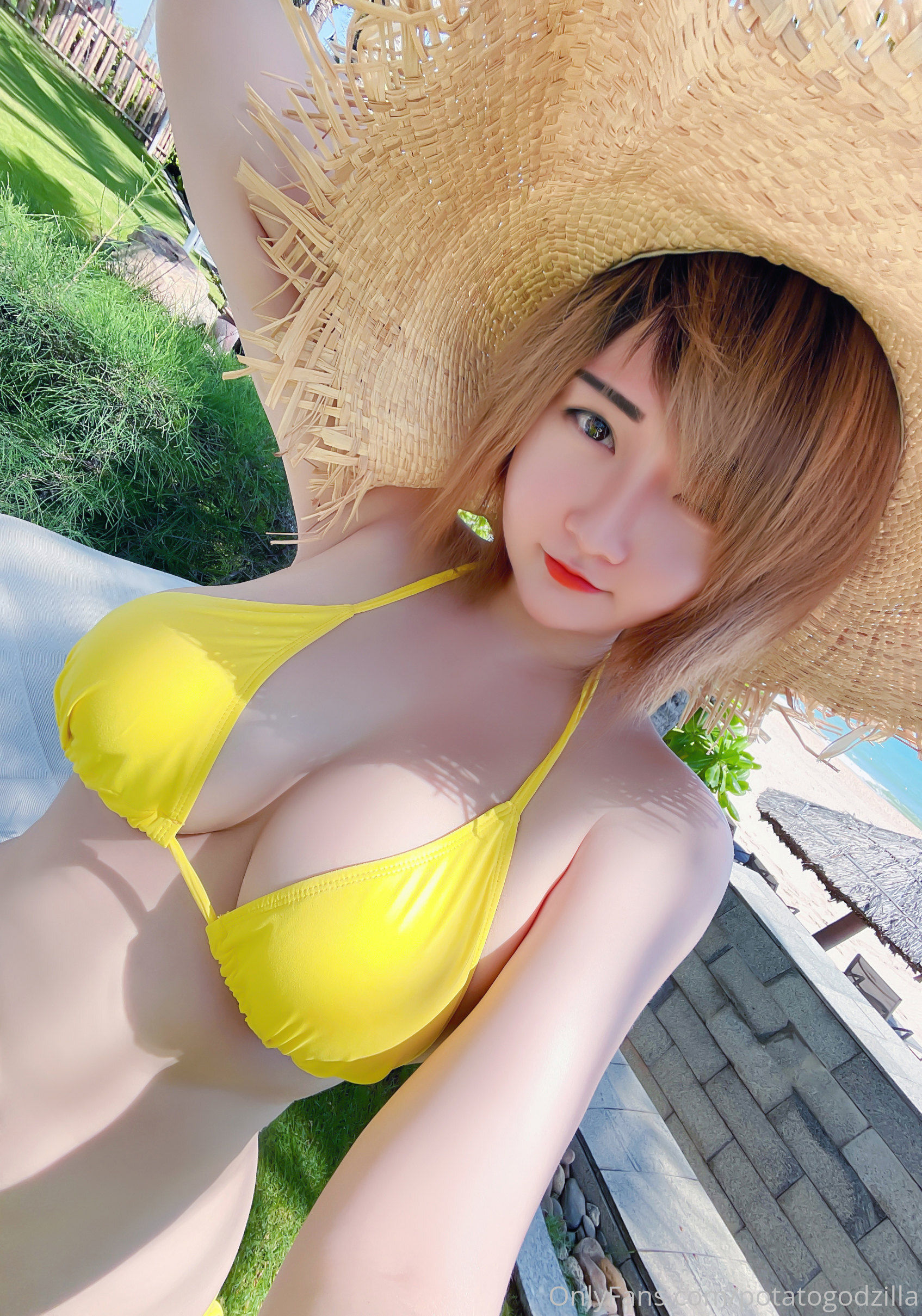 [网红COSER写真] Coser小姐姐Potato Godzilla - Yellow Bikini