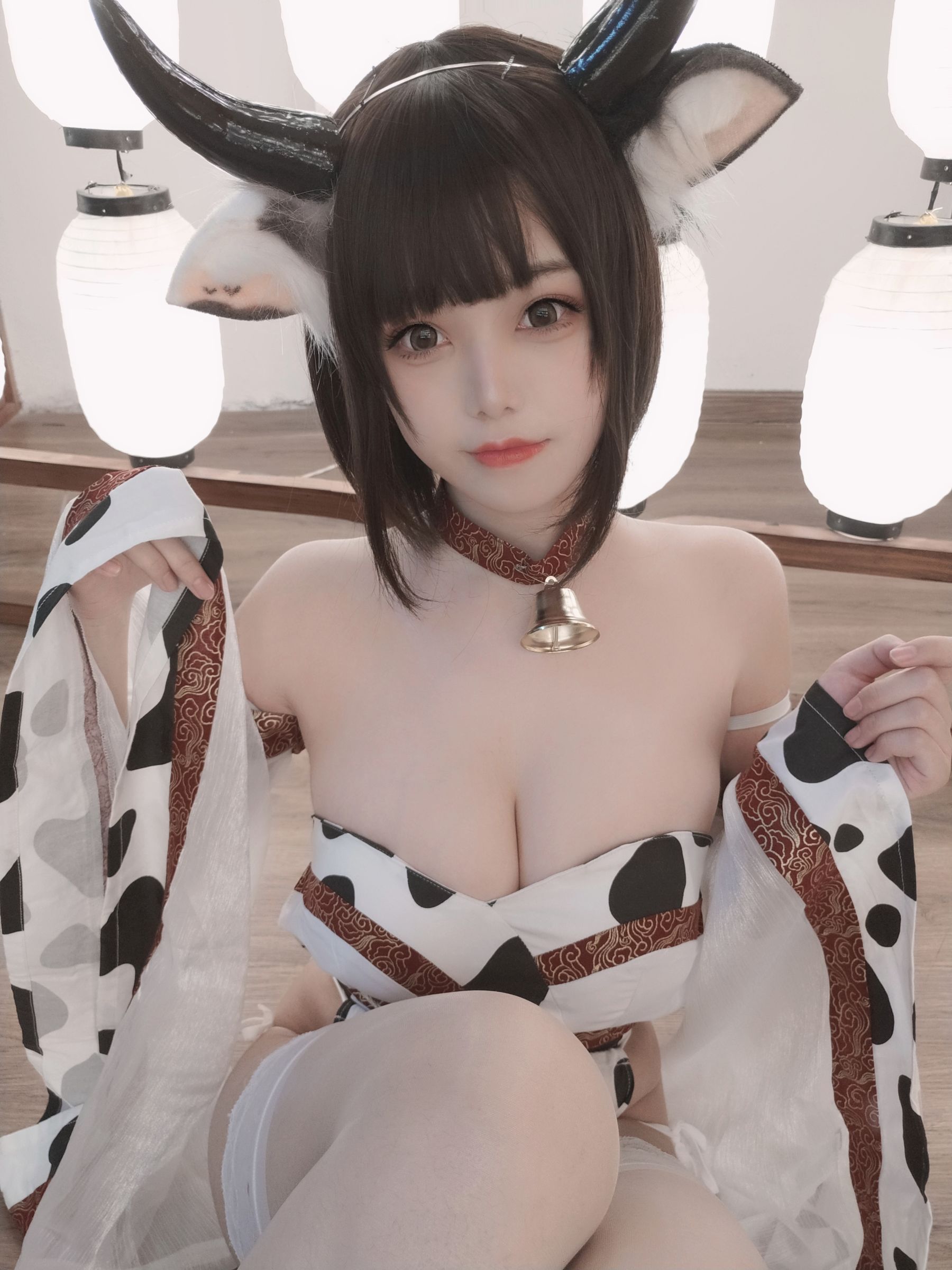 [网红COSER写真] 萌系小姐姐蜜汁猫裘 - 奶牛