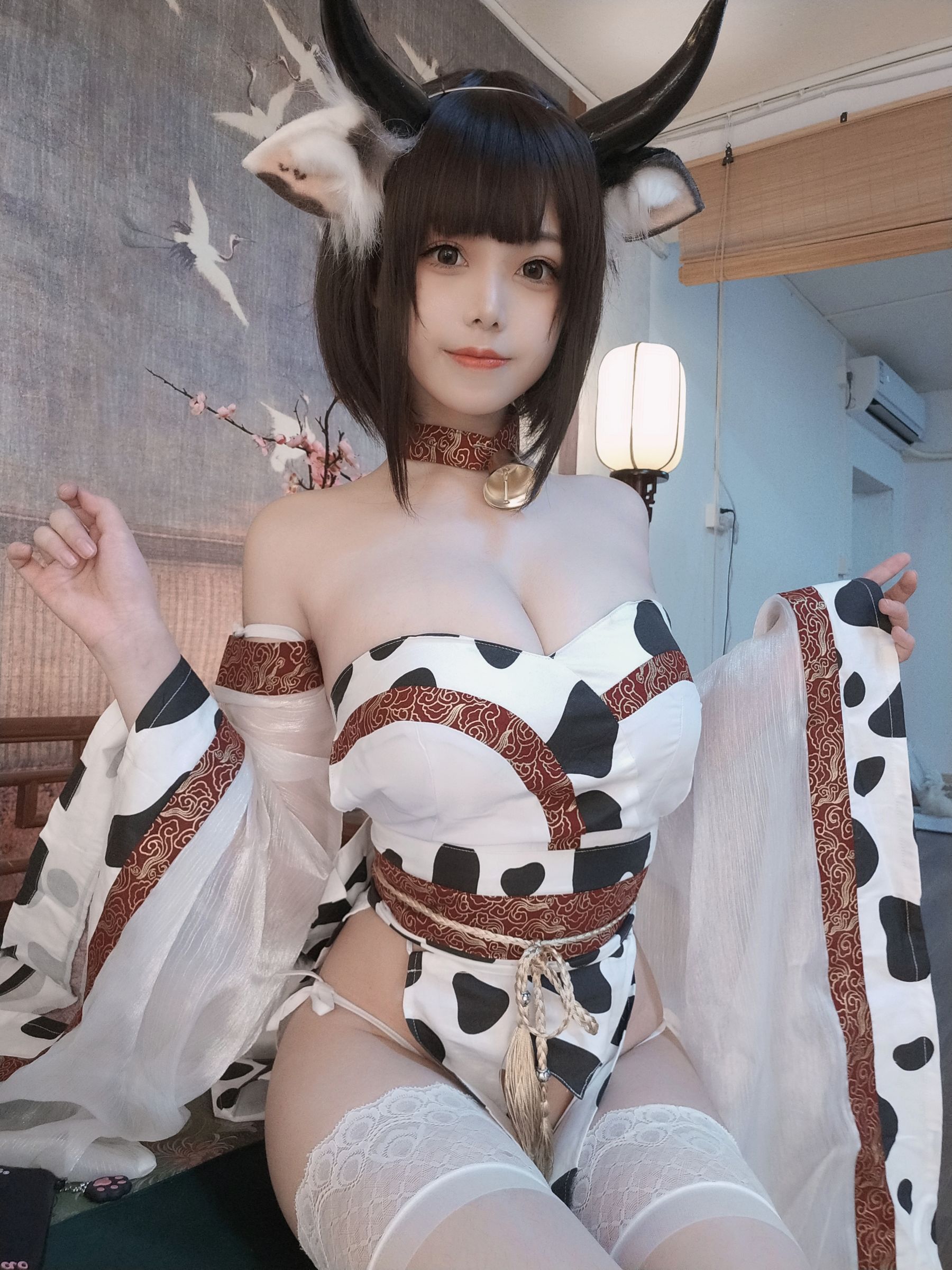 [网红COSER写真] 萌系小姐姐蜜汁猫裘 - 奶牛