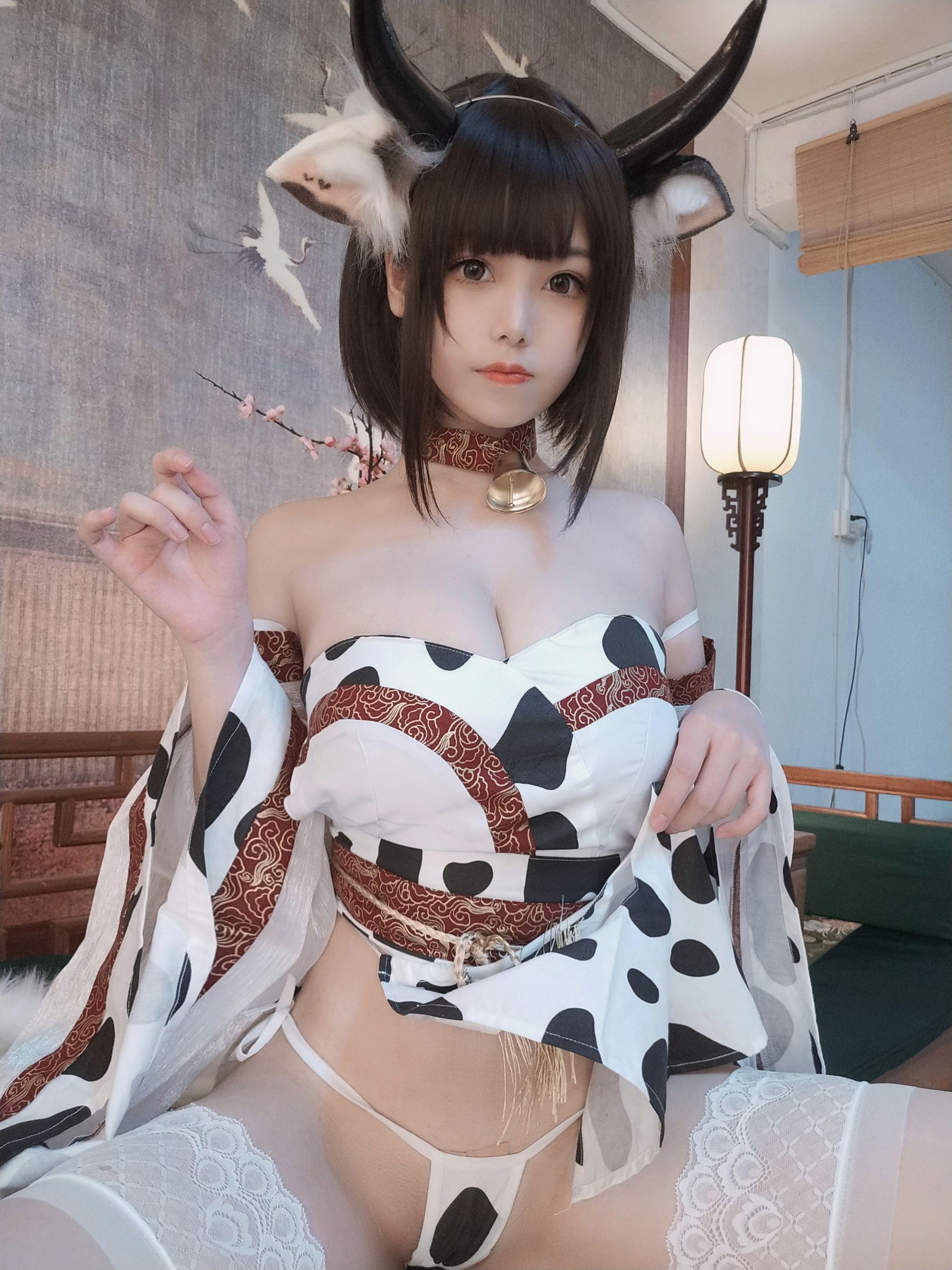 [网红COSER写真] 萌系小姐姐蜜汁猫裘 - 奶牛