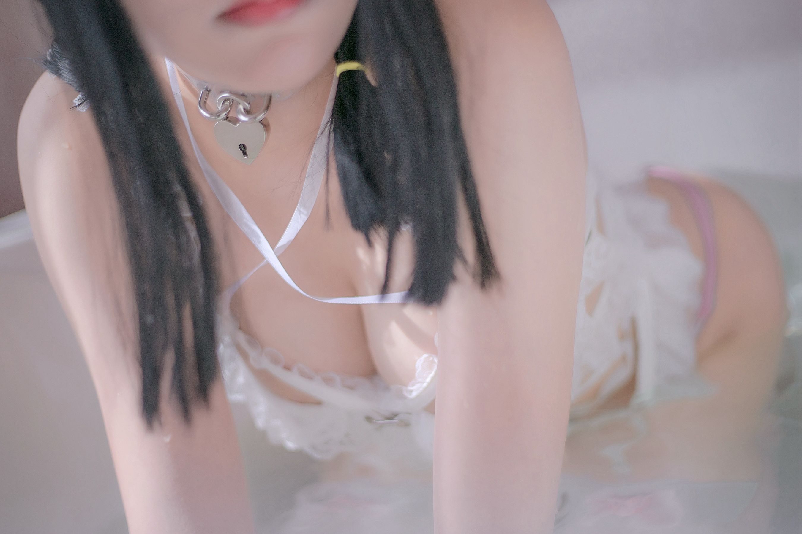[网红COSER写真] 微博妹子 汐 - 束缚