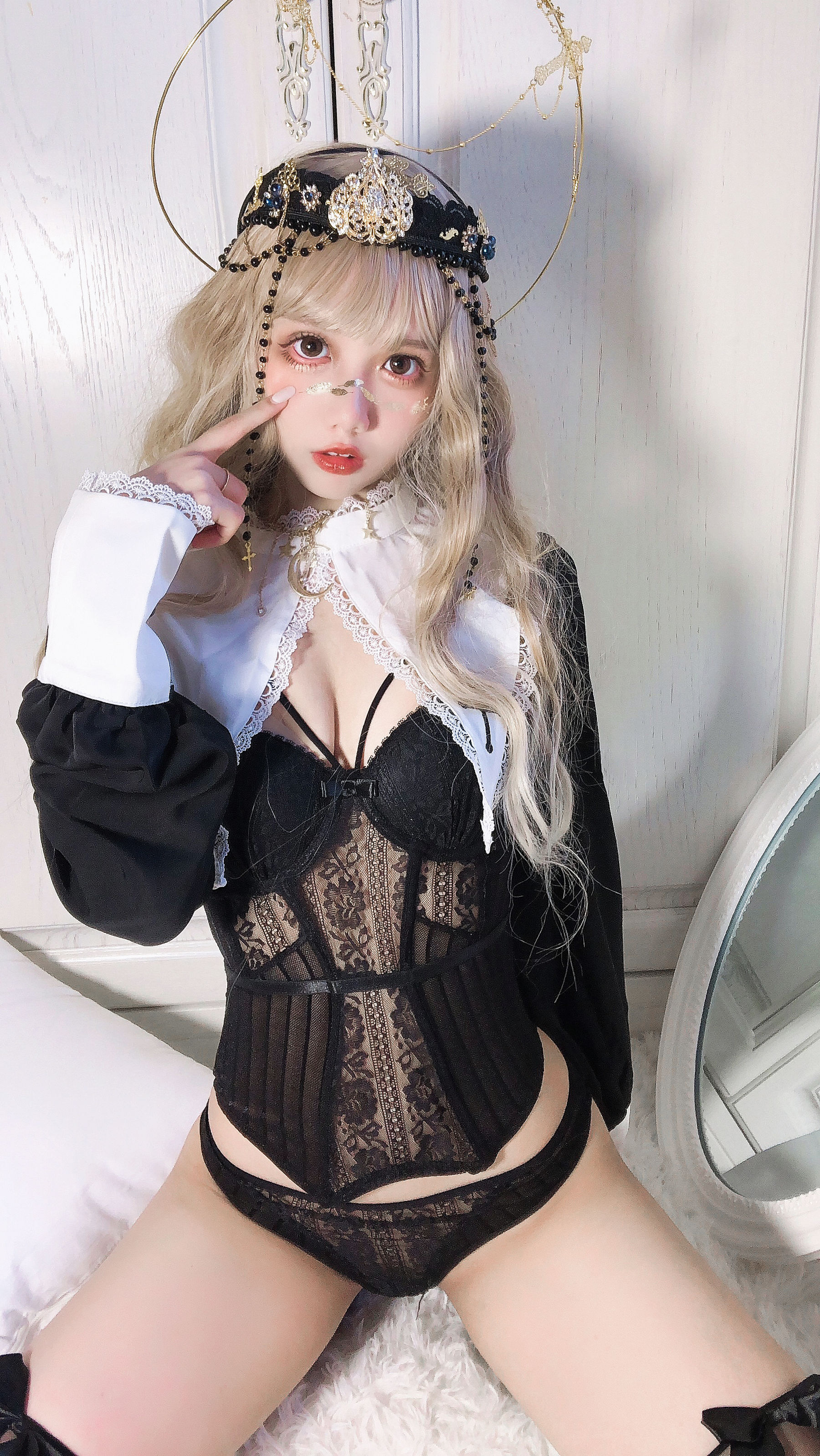 [网红COSER写真] 动漫博主果咩酱w - 叛逆修女