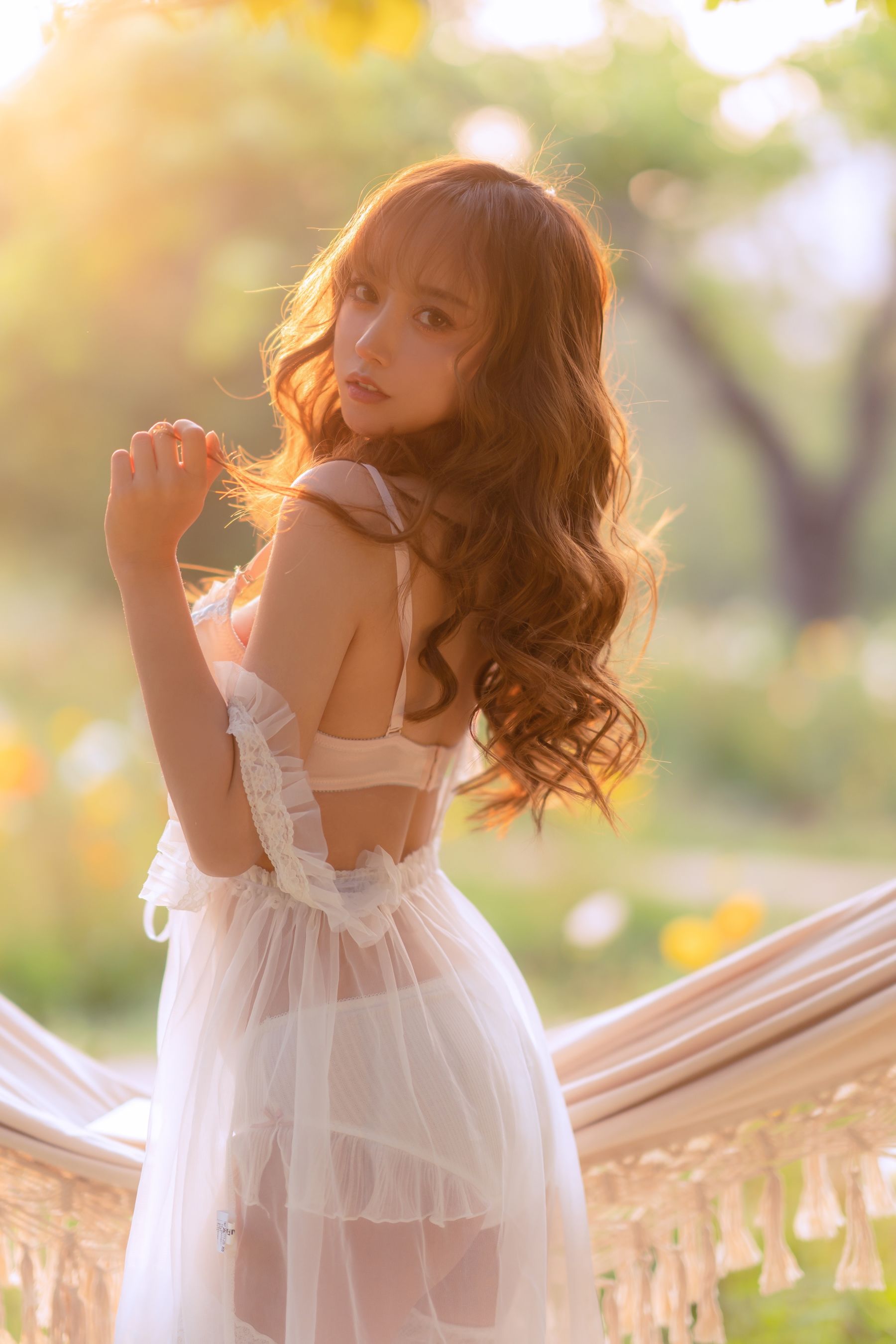 [网红COSER写真] 斗鱼米线线sama写真 - 夏日限定 吊床