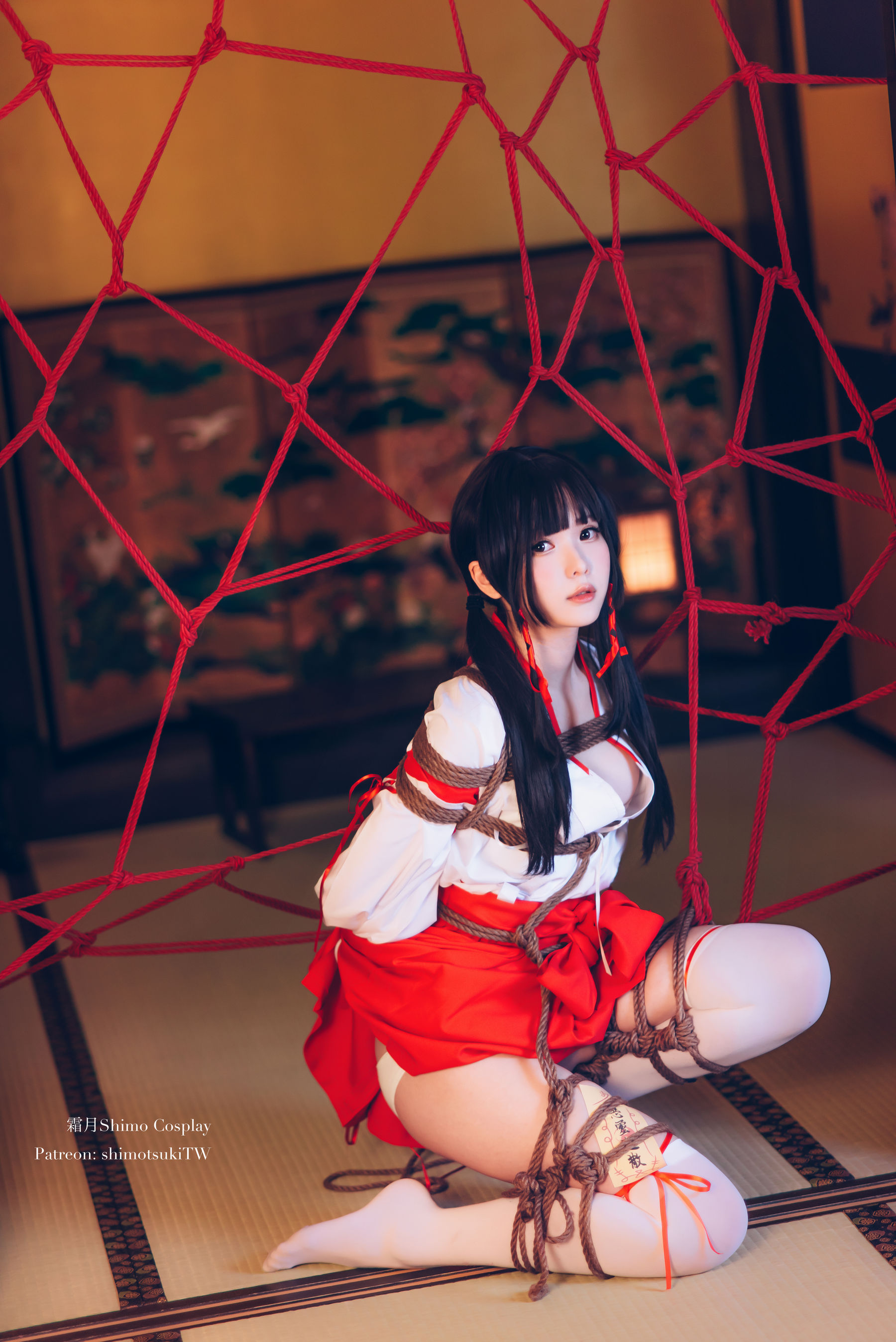 [网红COSER写真] 微博妹纸霜月shimo - 巫女捆绑