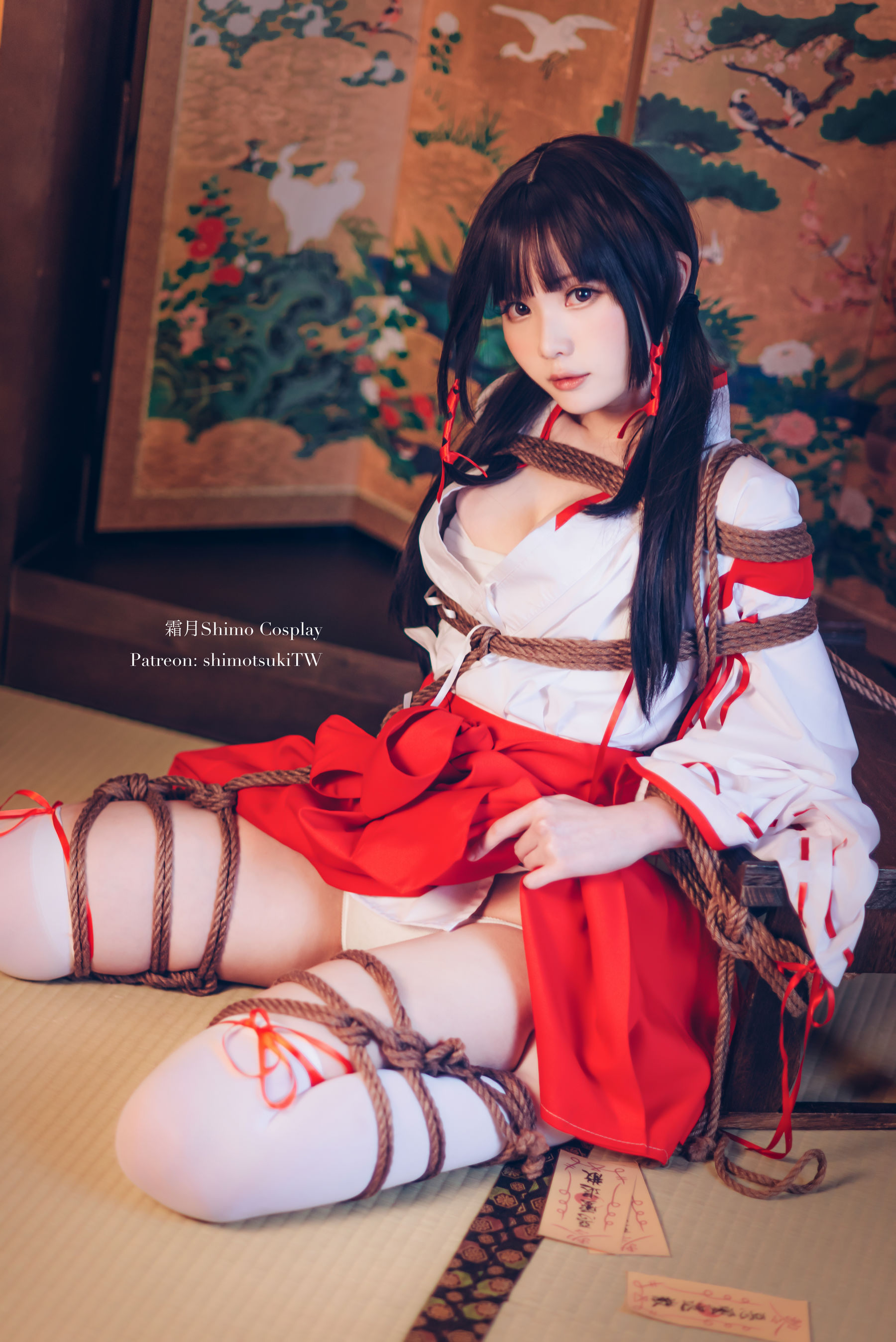 [网红COSER写真] 微博妹纸霜月shimo - 巫女捆绑