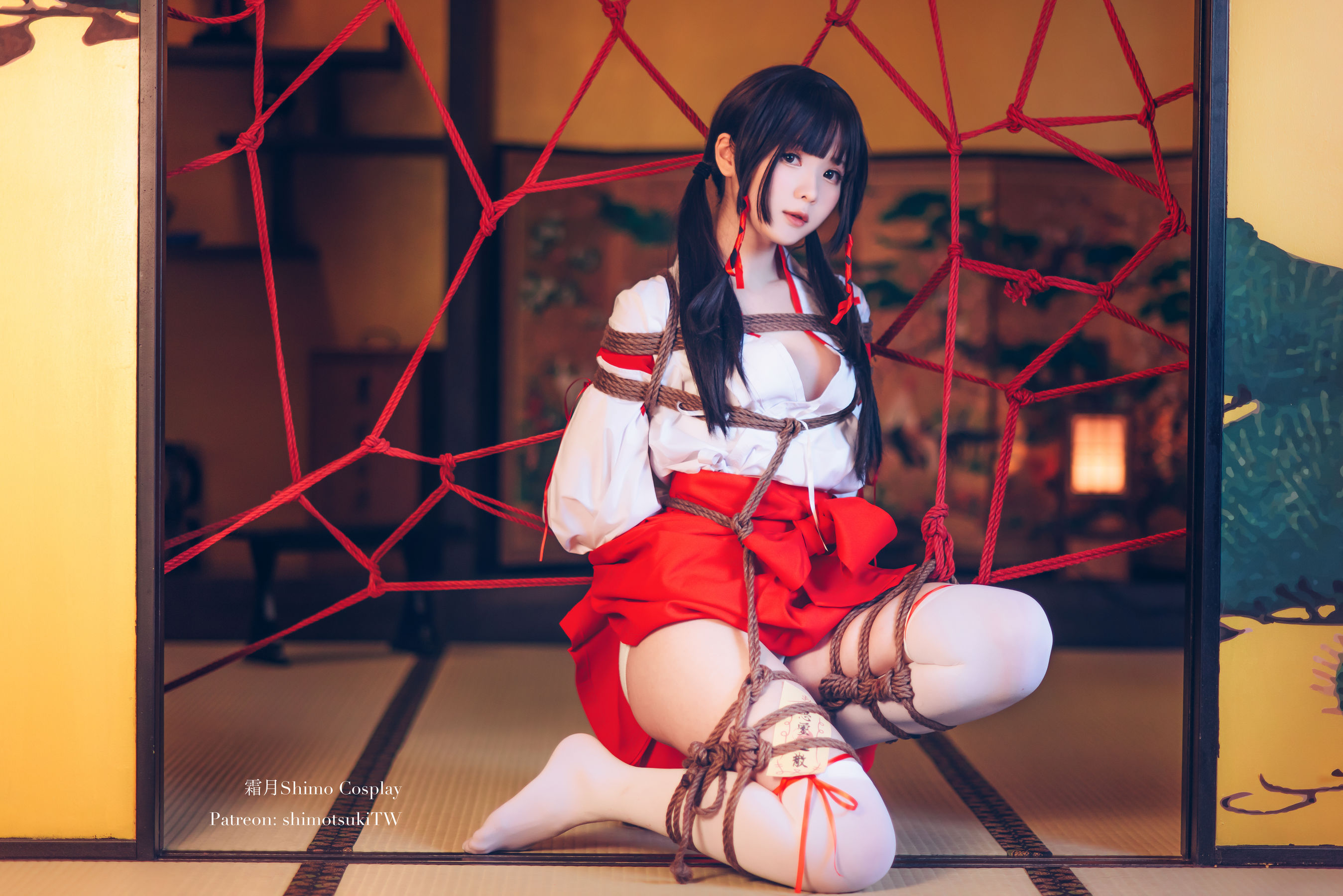 [网红COSER写真] 微博妹纸霜月shimo - 巫女捆绑