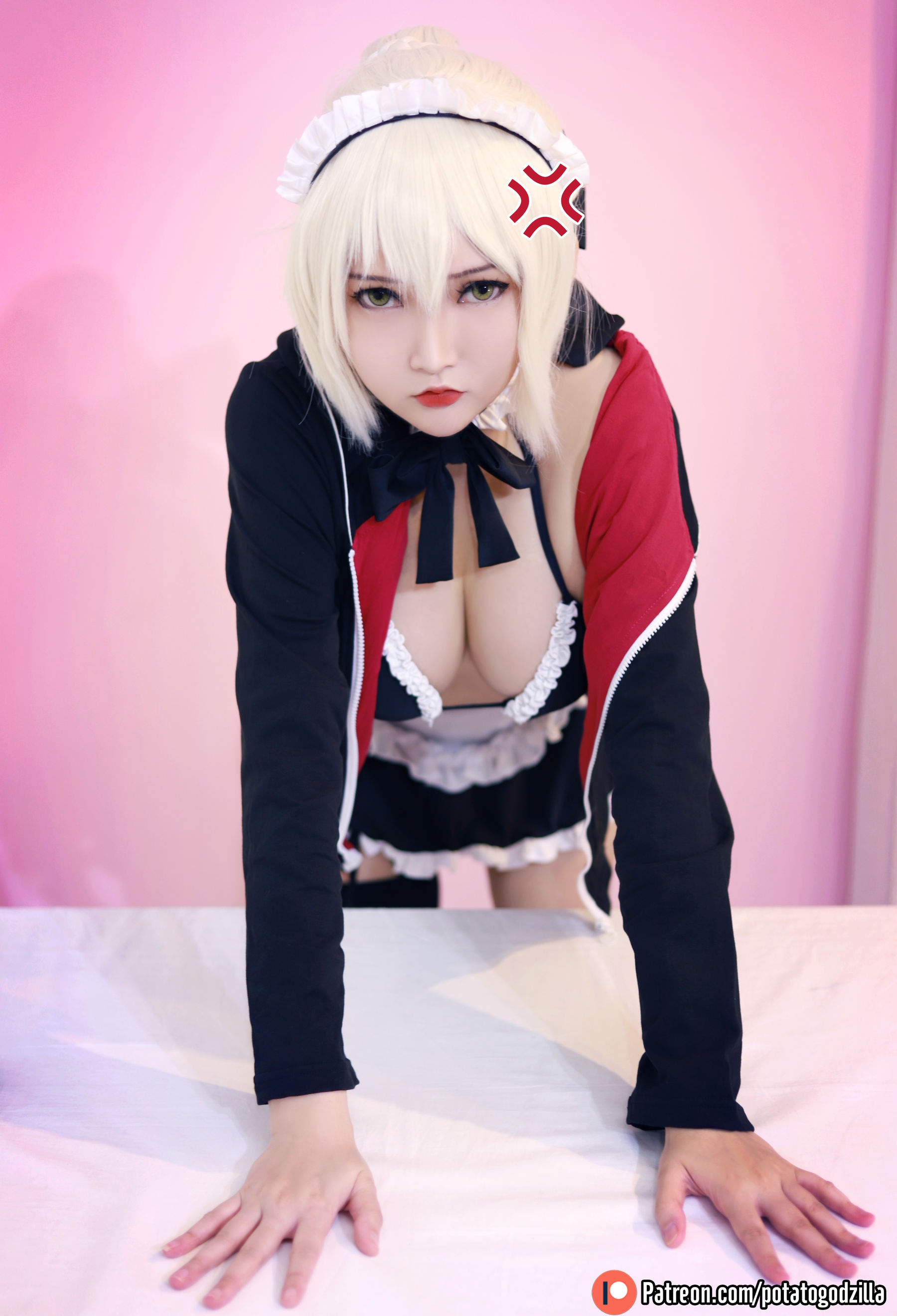 [网红COSER写真] Coser小姐姐Potato Godzilla - Saber Alter Maid