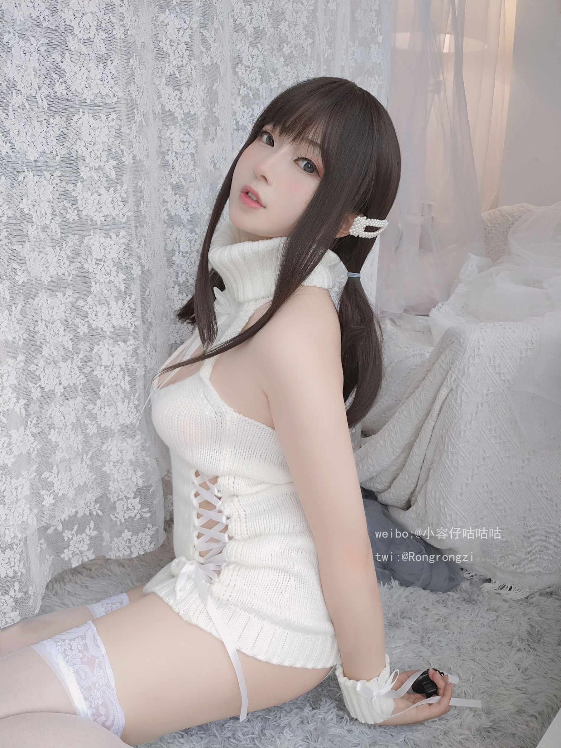 [网红COSER写真] 小容仔咕咕咕 - 纯白毛衣