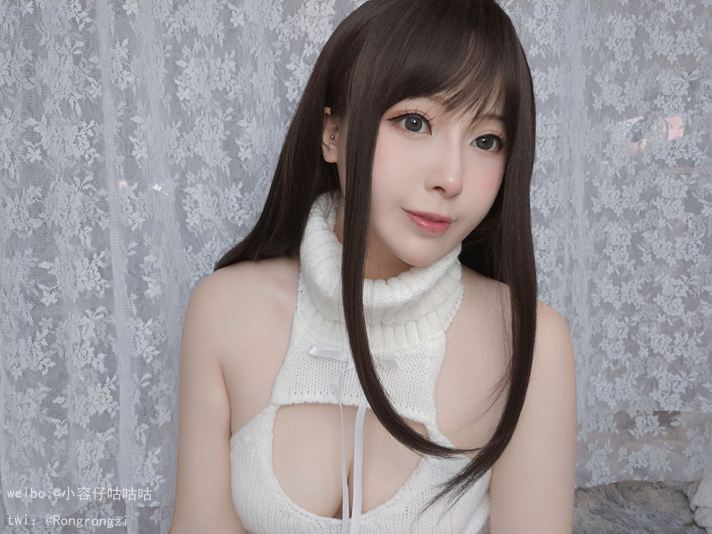 [网红COSER写真] 小容仔咕咕咕 - 纯白毛衣