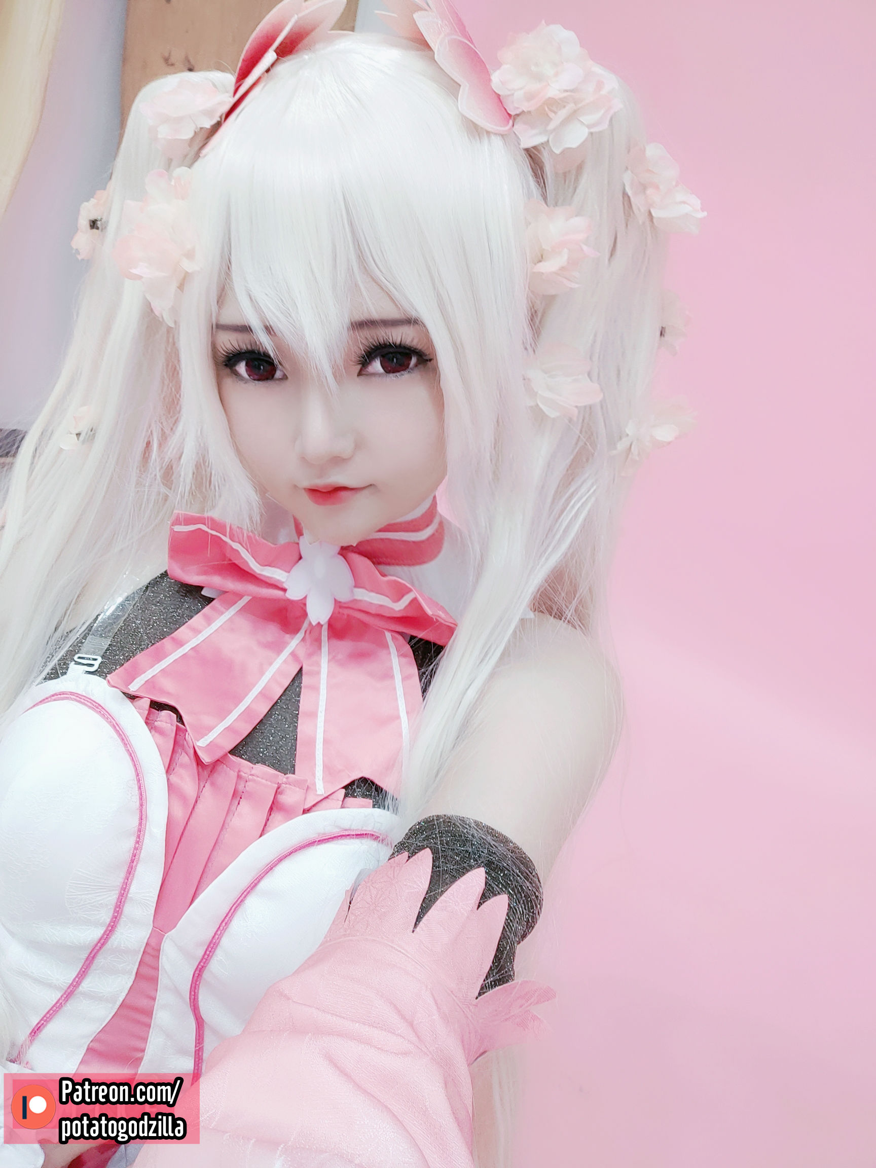 [网红COSER写真] Coser小姐姐Potato Godzilla - Sakura Miku