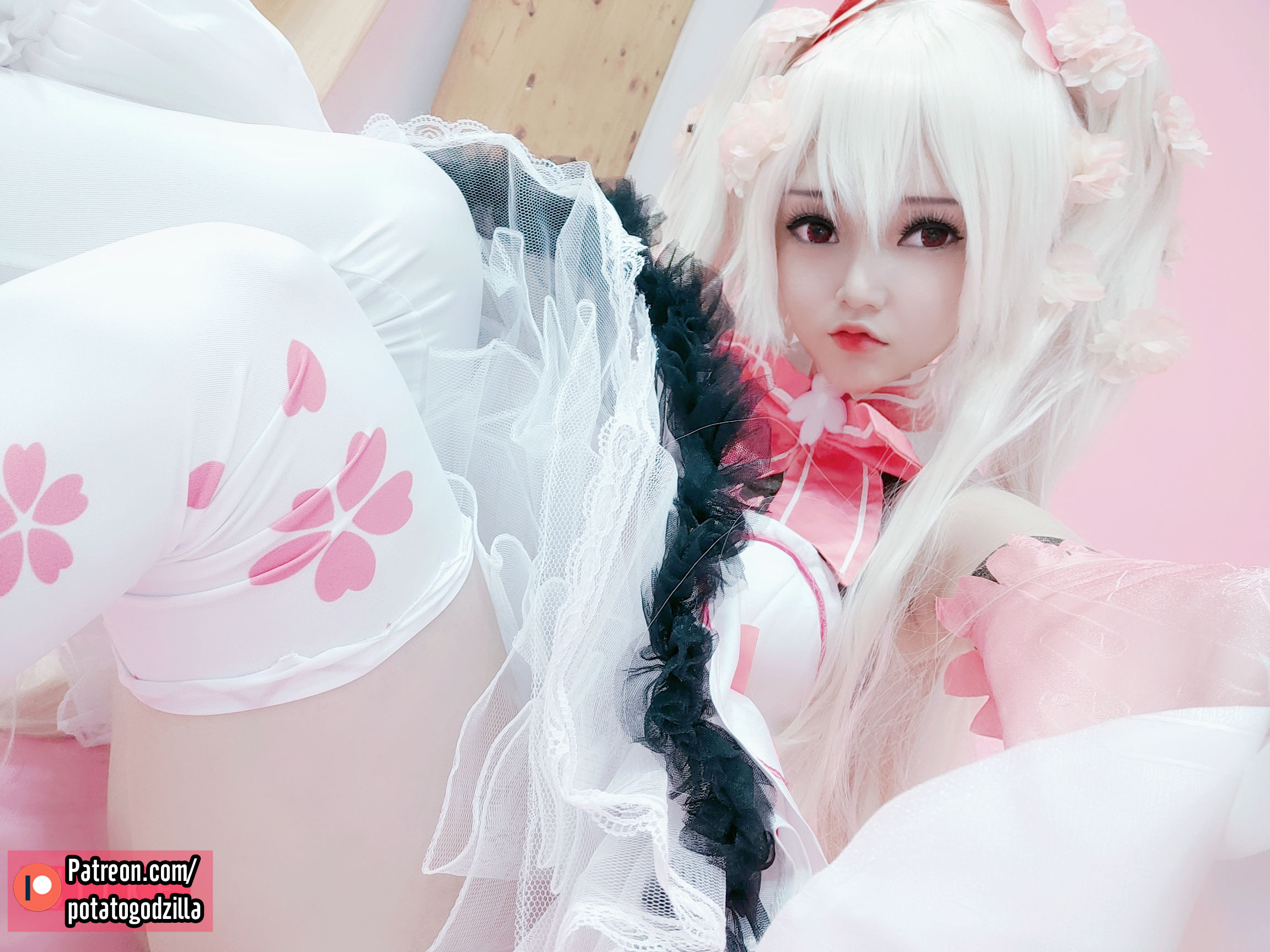 [网红COSER写真] Coser小姐姐Potato Godzilla - Sakura Miku