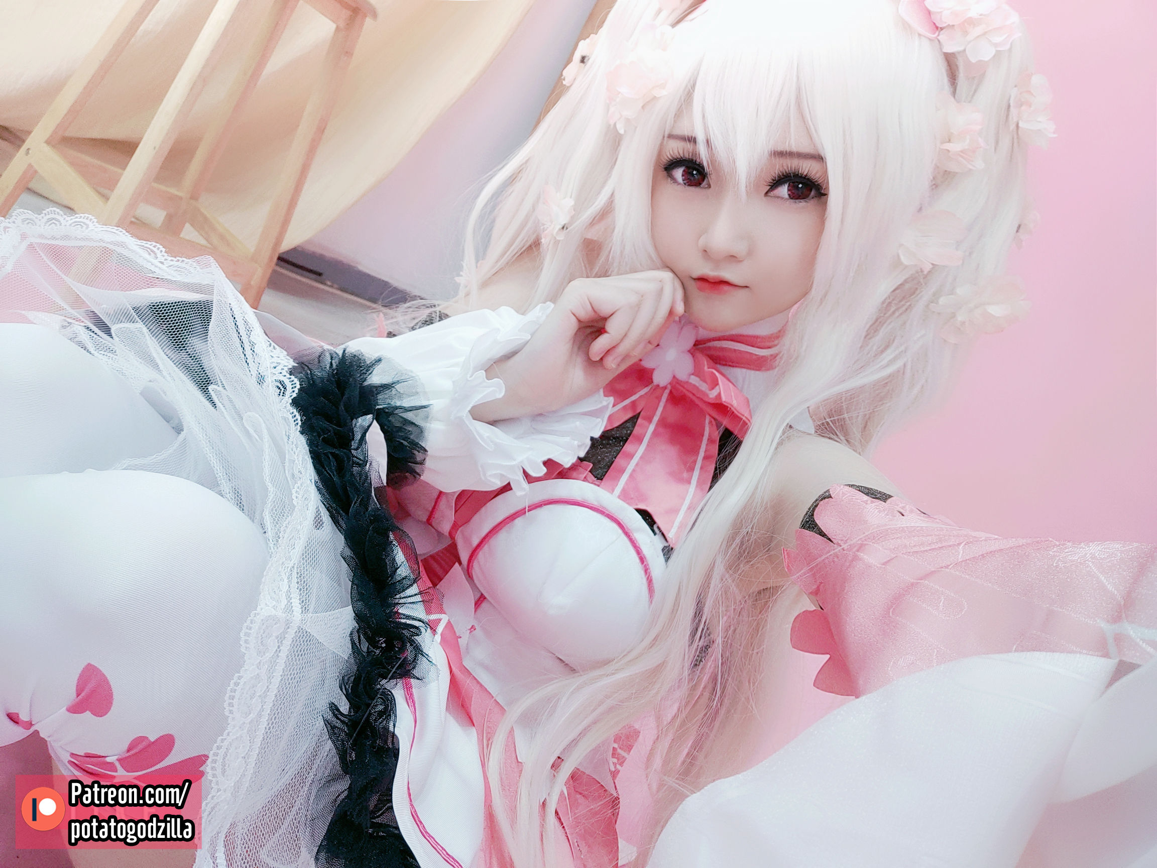 [网红COSER写真] Coser小姐姐Potato Godzilla - Sakura Miku