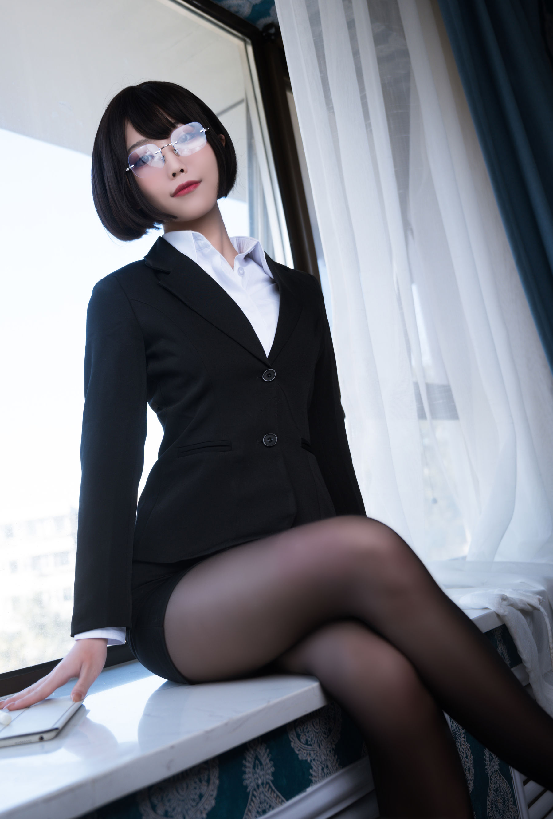 [网红COSER写真] Cosplay汪知子 - 黑丝OL