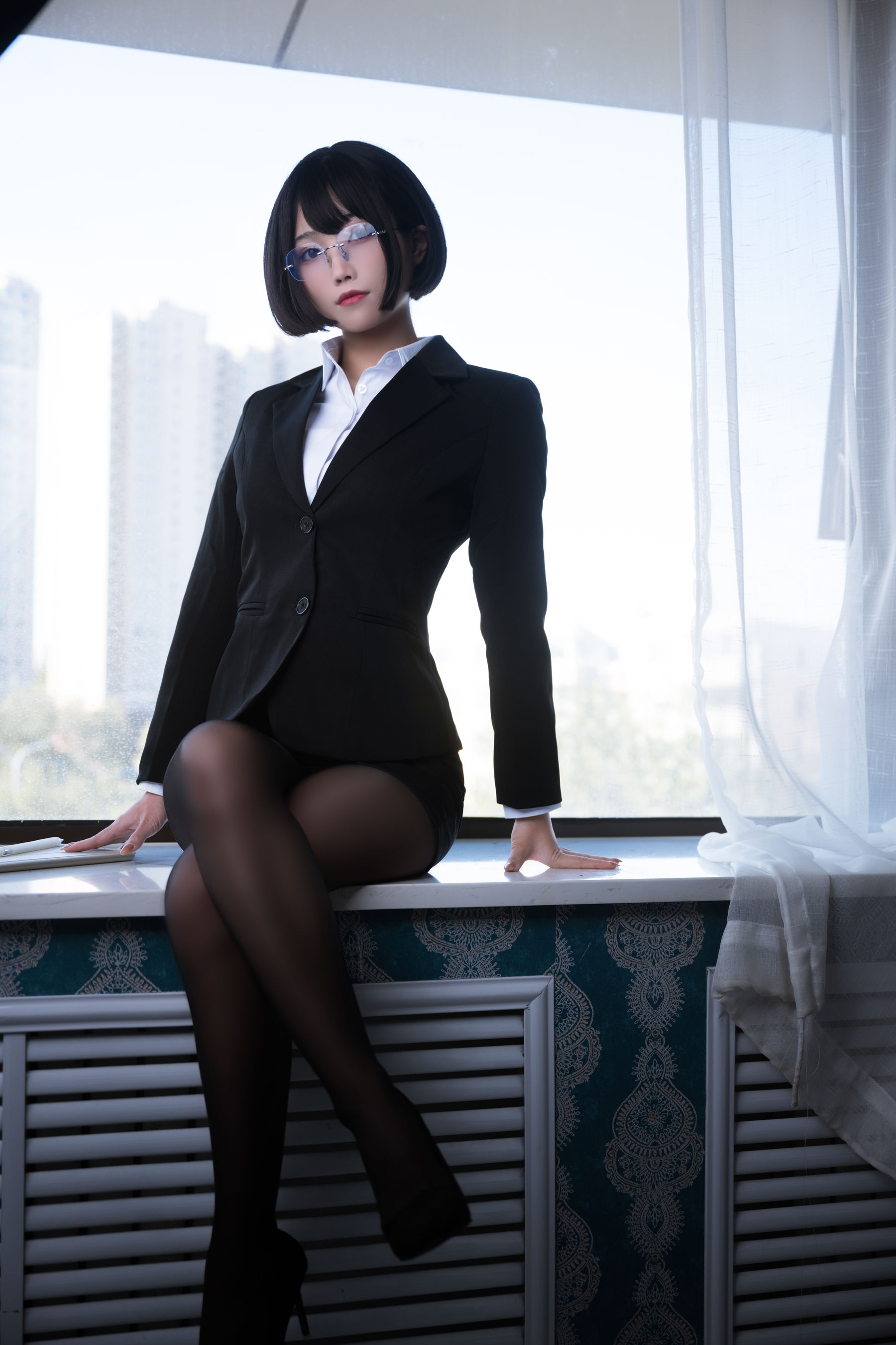 [网红COSER写真] Cosplay汪知子 - 黑丝OL
