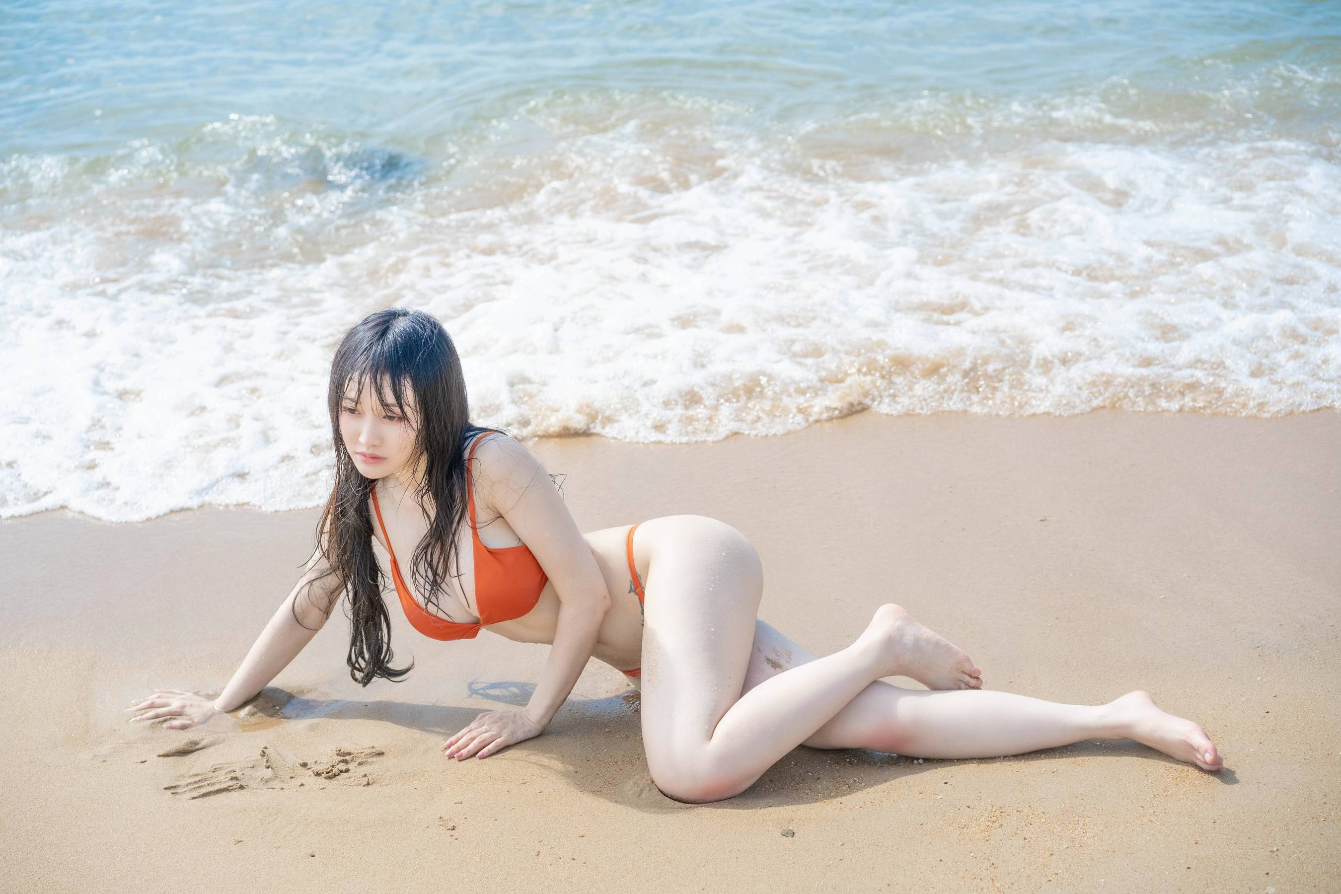 [网红COSER写真] 动漫博主脱尾巴Mizuki - 沙滩