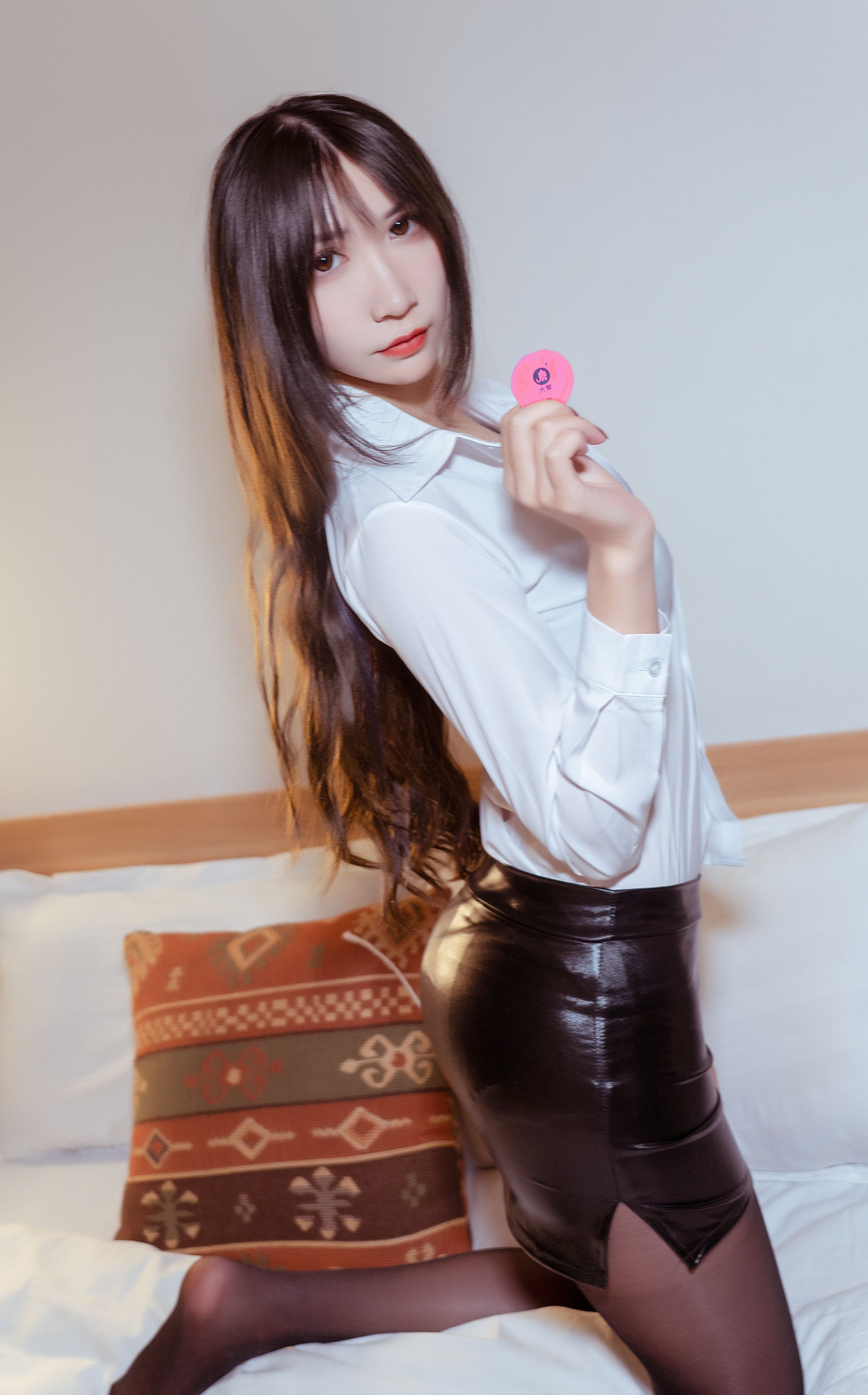 [网红COSER写真] 动漫博主阮邑_Fairy - 大象 OL