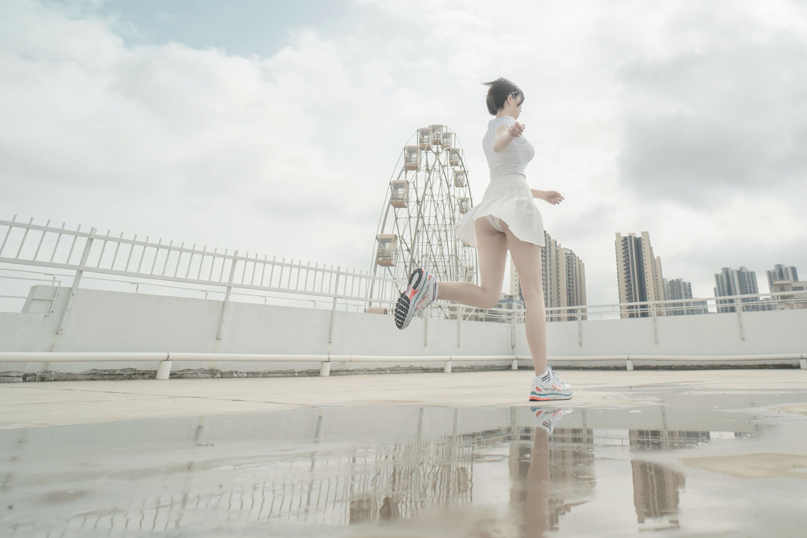 [网红COSER写真] 鬼马少女阿薰kaOri - 天台