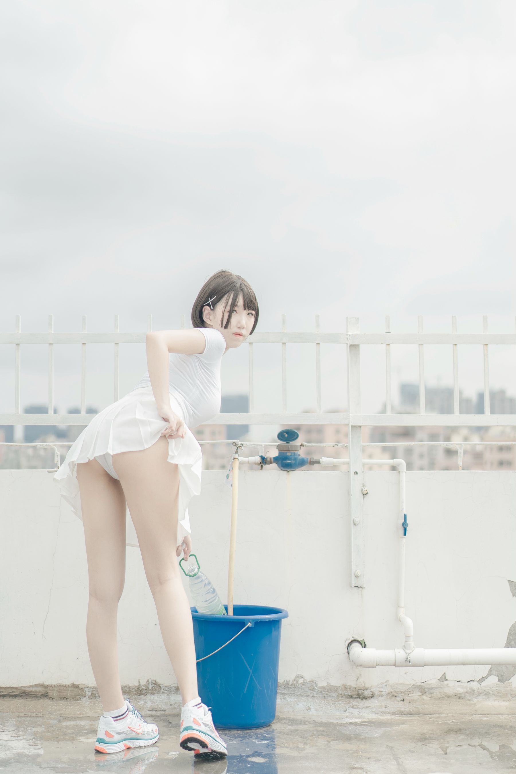 [网红COSER写真] 鬼马少女阿薰kaOri - 天台