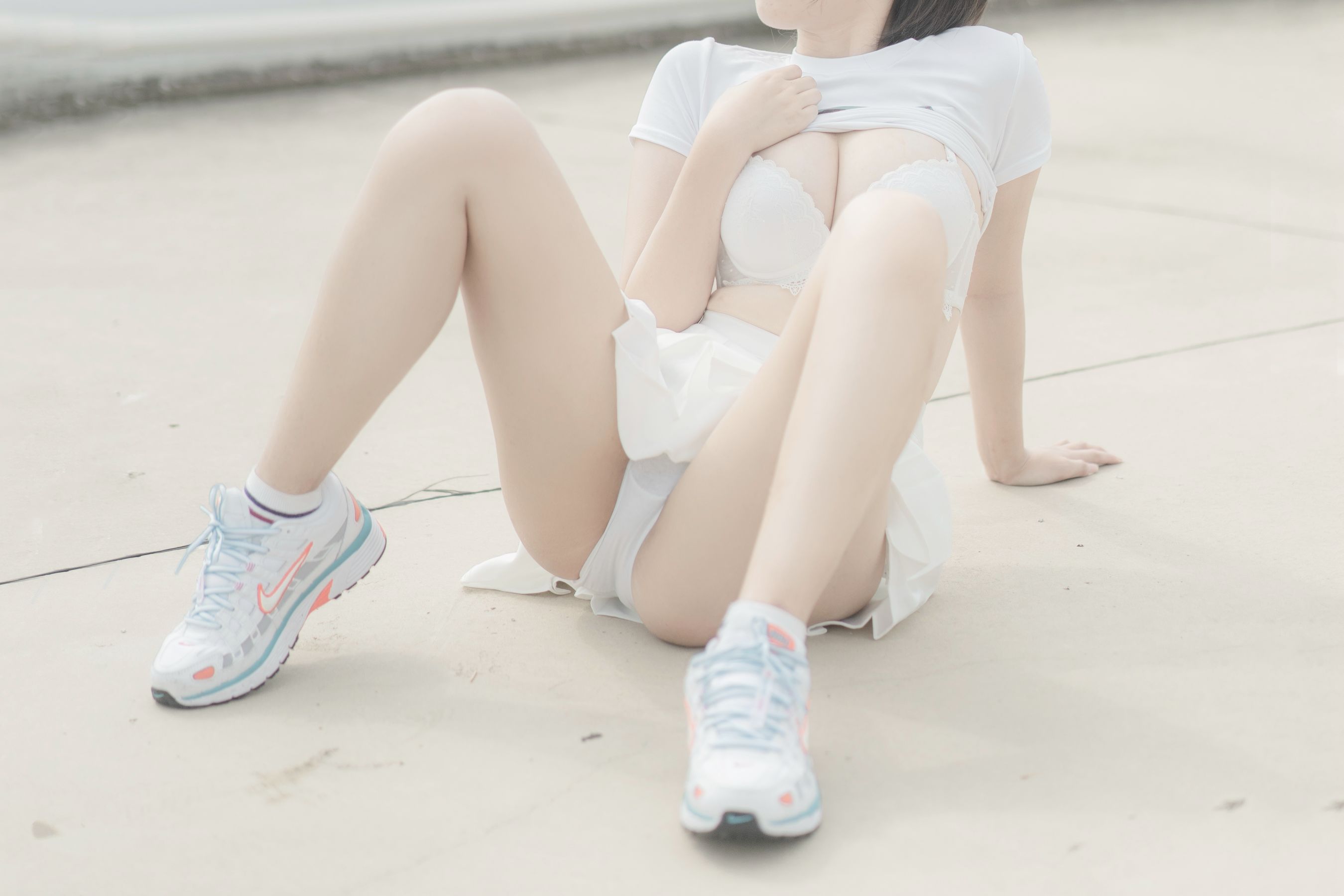 [网红COSER写真] 鬼马少女阿薰kaOri - 天台