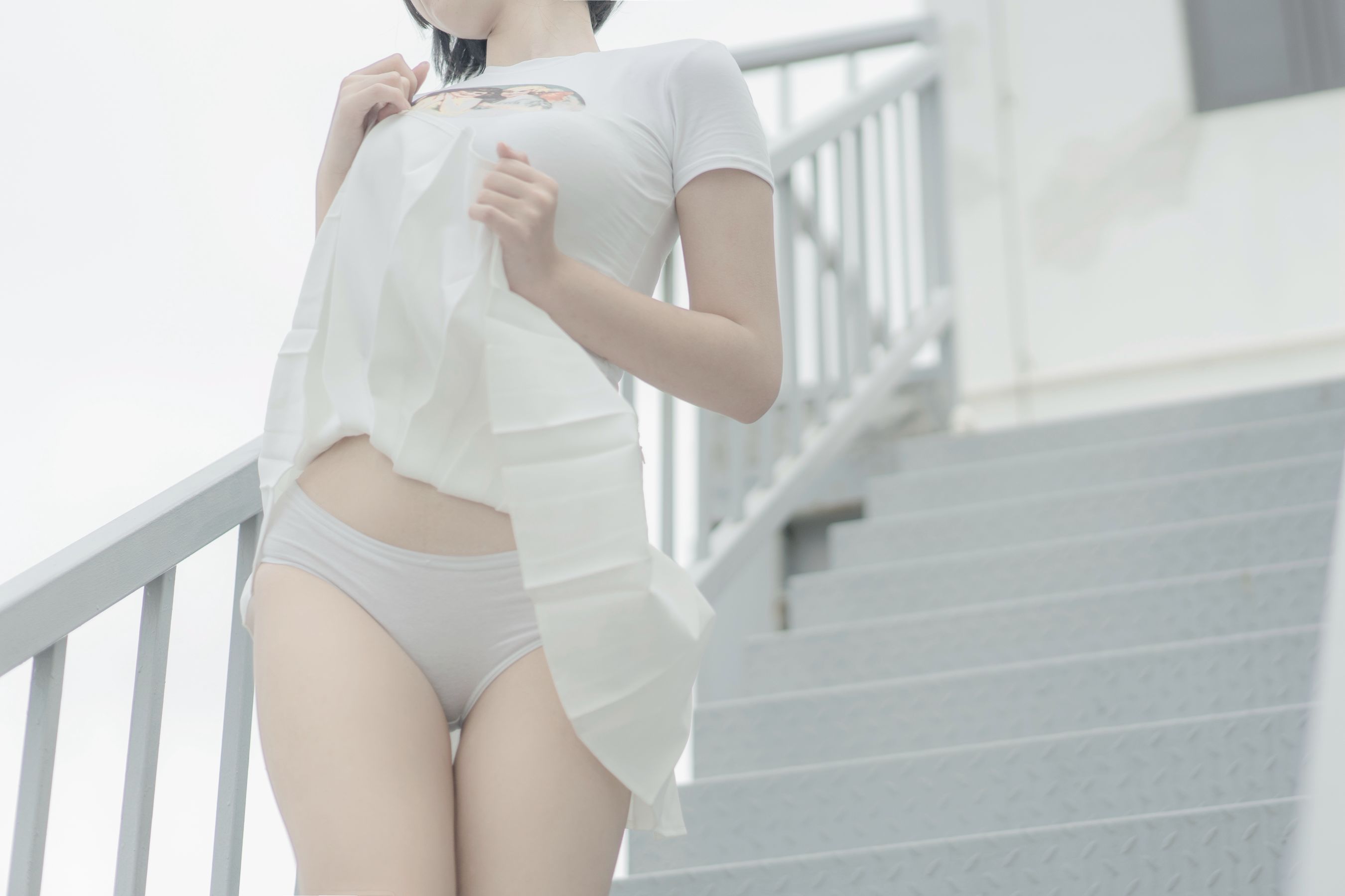 [网红COSER写真] 鬼马少女阿薰kaOri - 天台