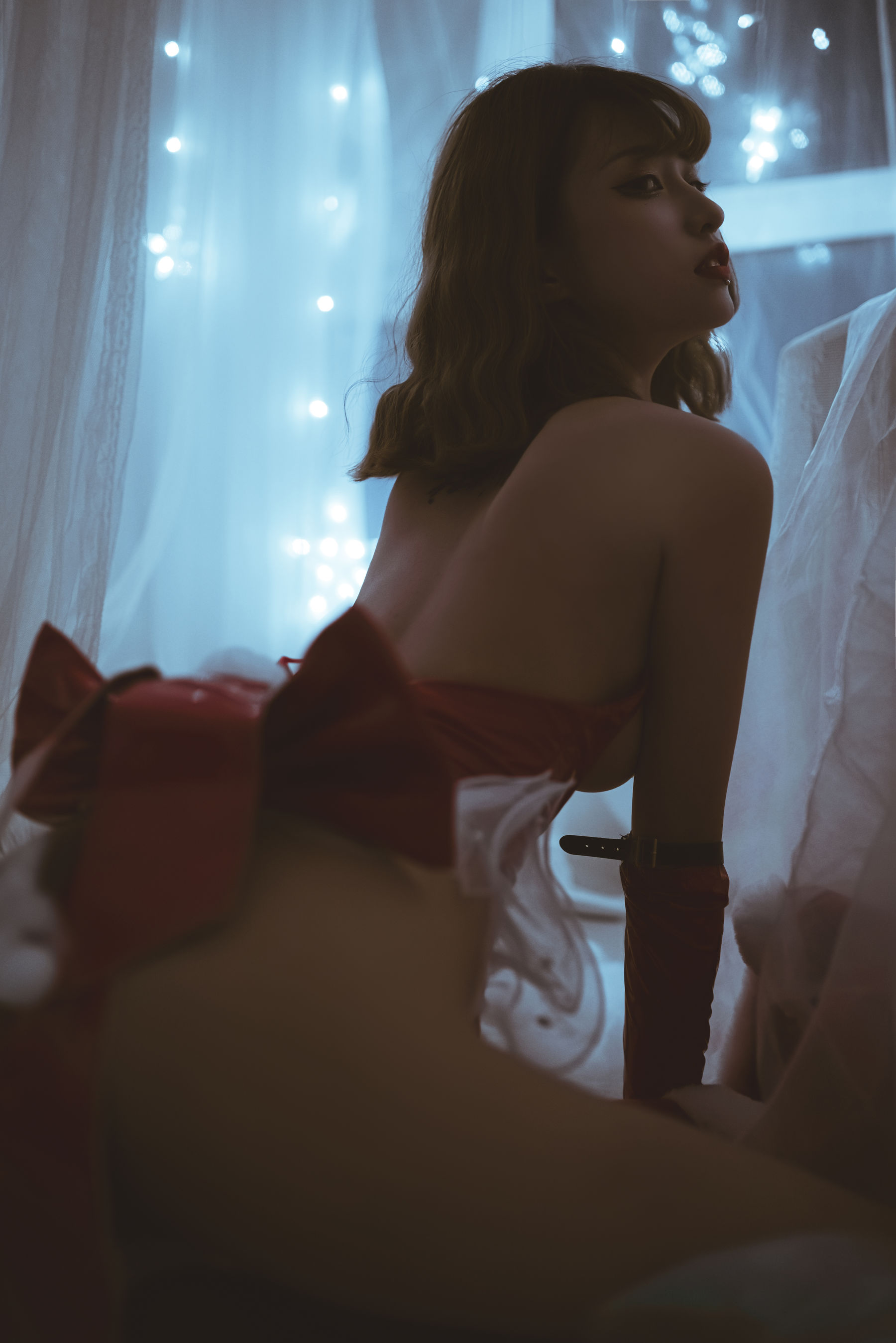 [网红COSER写真] 妹抖青写真 - 雪夜锦礼