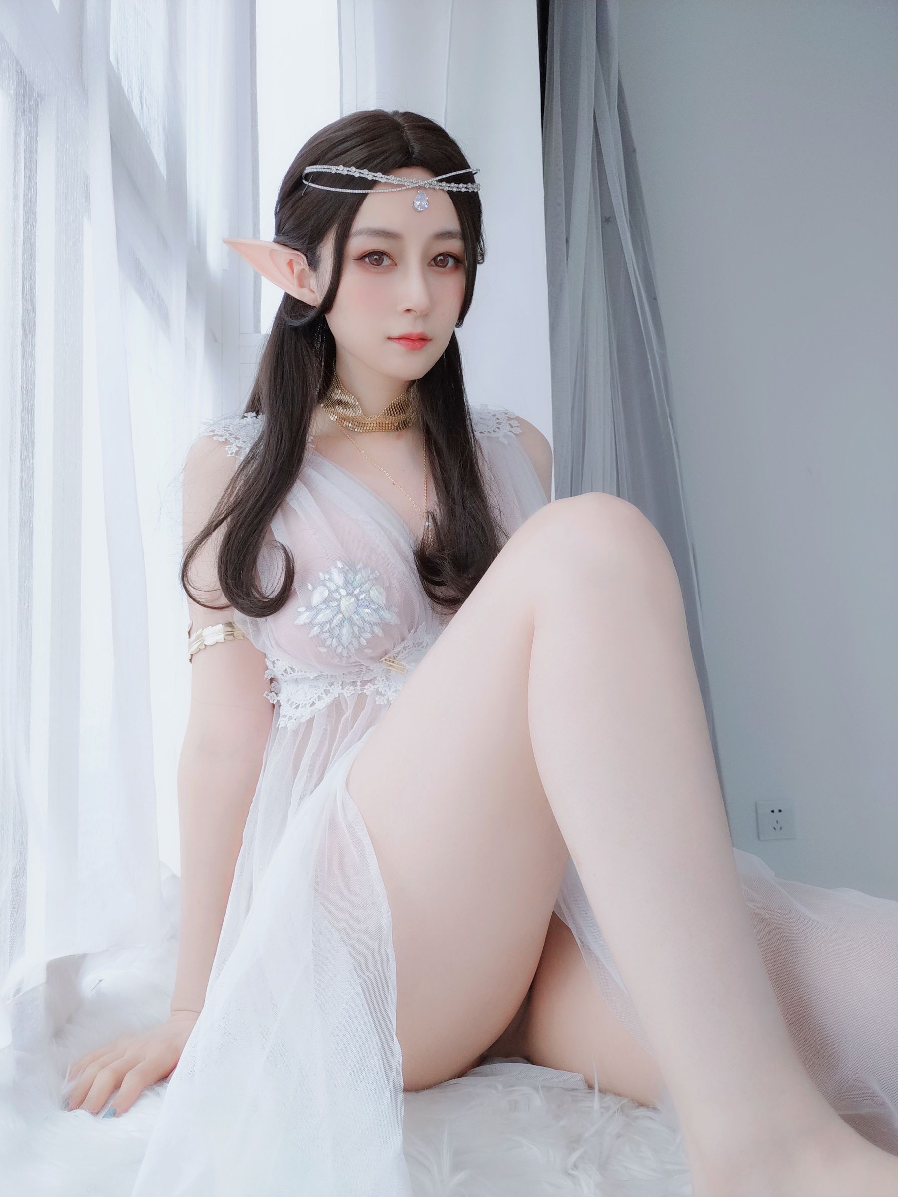 [网红COSER写真] Coser小姐姐白银 - 精灵宝石内衣