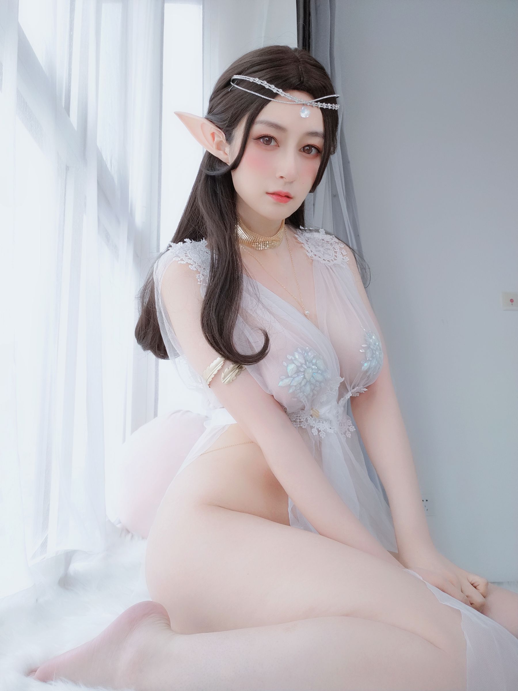 [网红COSER写真] Coser小姐姐白银 - 精灵宝石内衣