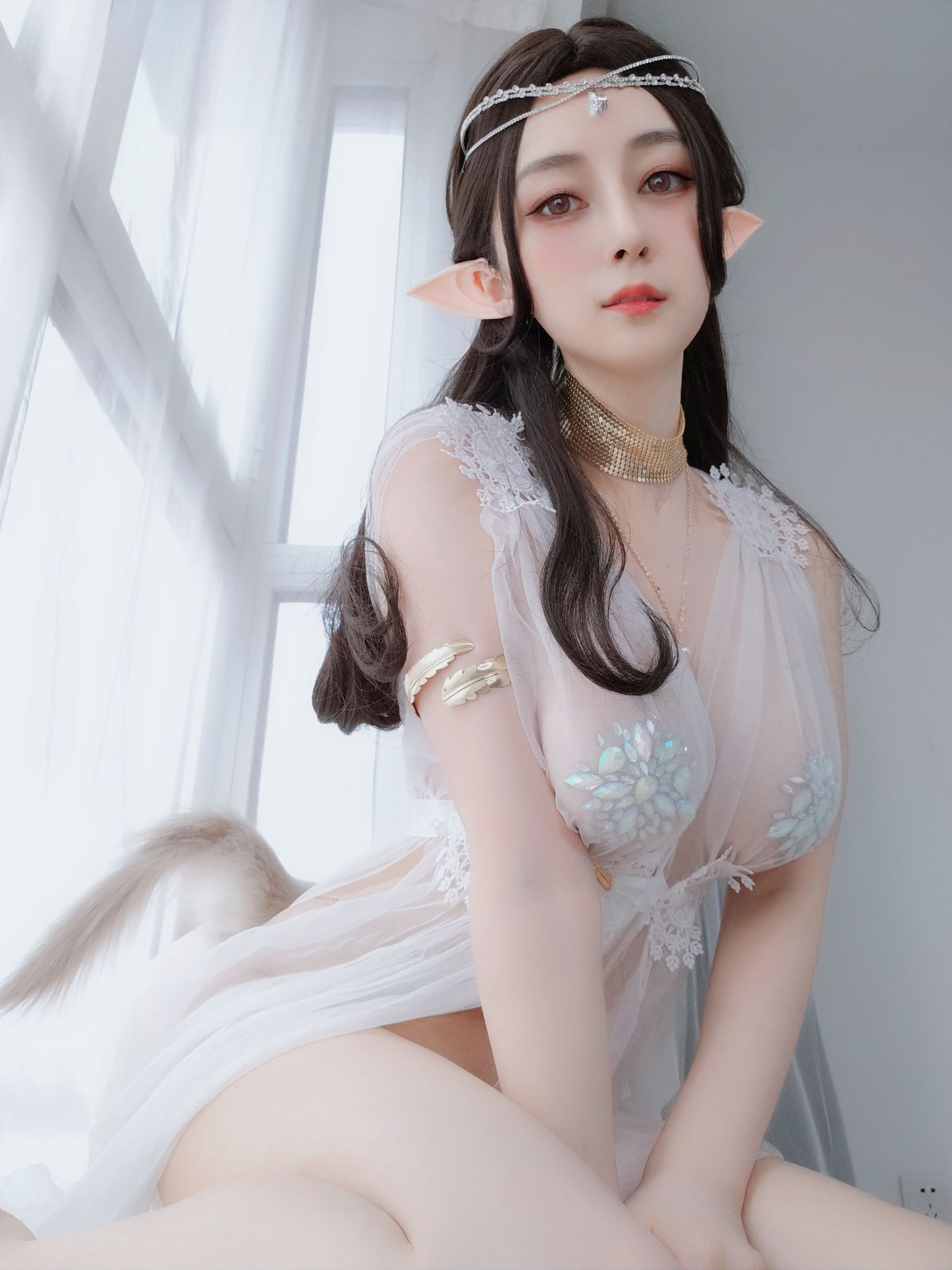 [网红COSER写真] Coser小姐姐白银 - 精灵宝石内衣